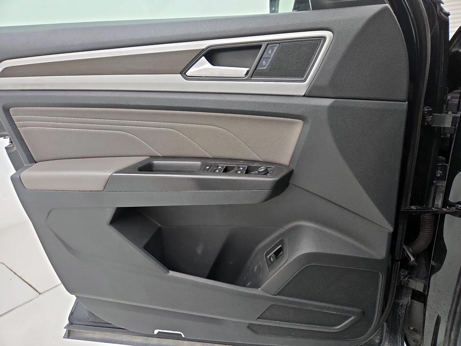 Thumbnail: 2022 Volkswagen Atlas - 12