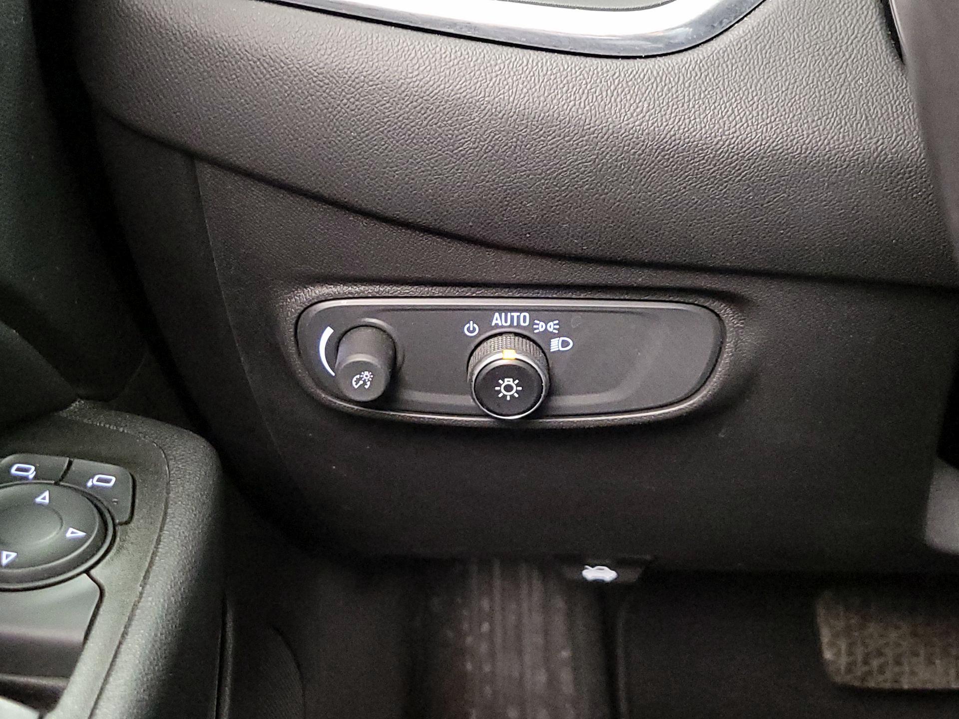 Thumbnail: 2022 Chevrolet Equinox - 13