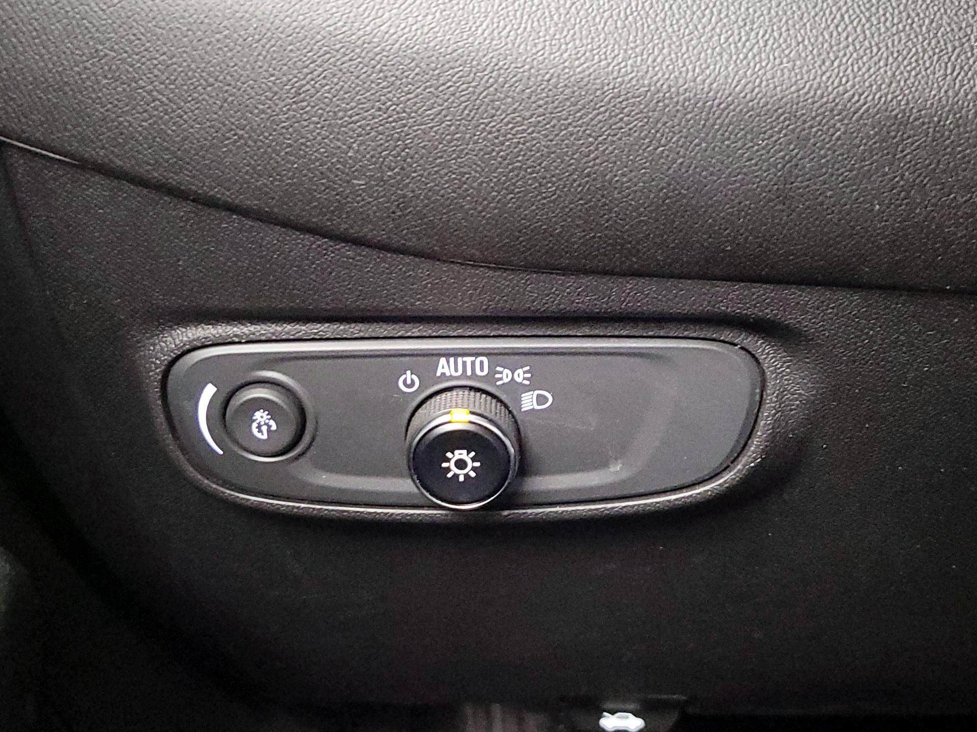 Thumbnail: 2022 Chevrolet Equinox - 13