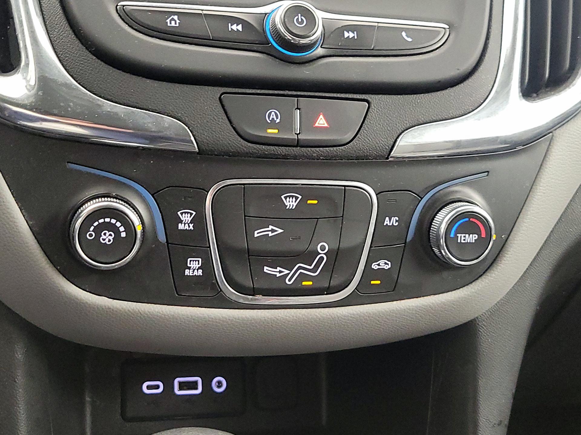 Thumbnail: 2022 Chevrolet Equinox - 16