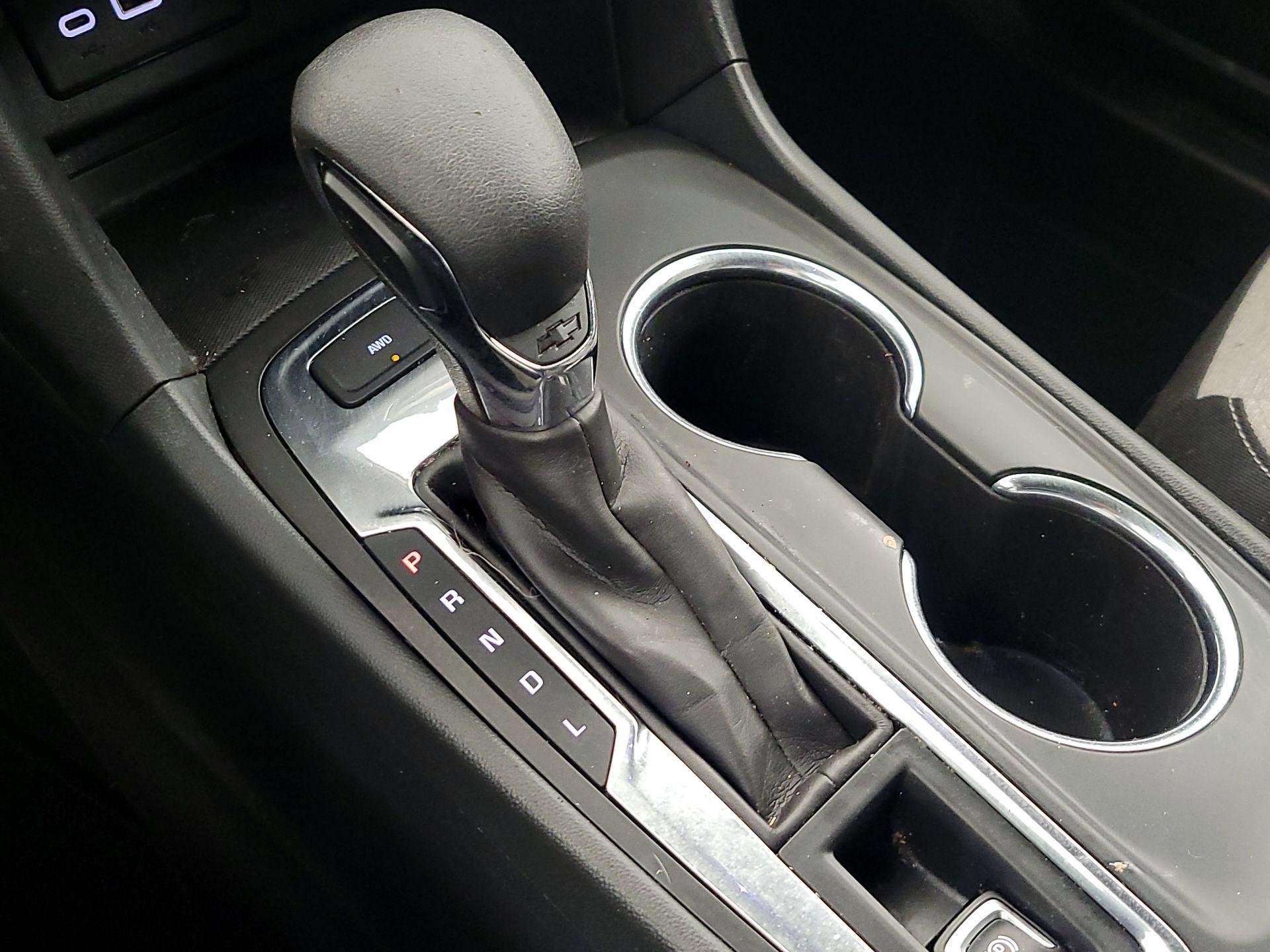 Thumbnail: 2022 Chevrolet Equinox - 17