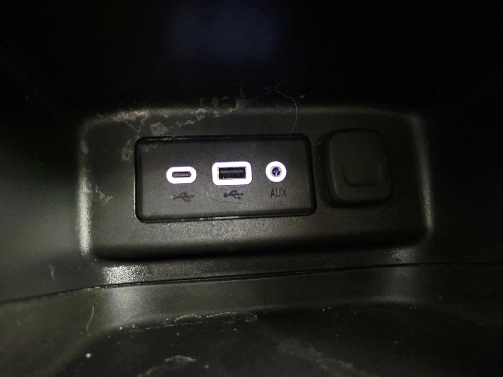 Thumbnail: 2022 Chevrolet Equinox - 18