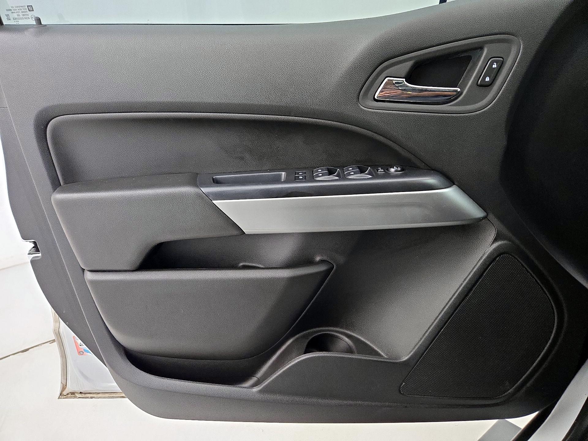 Thumbnail: 2022 Chevrolet Colorado - 12