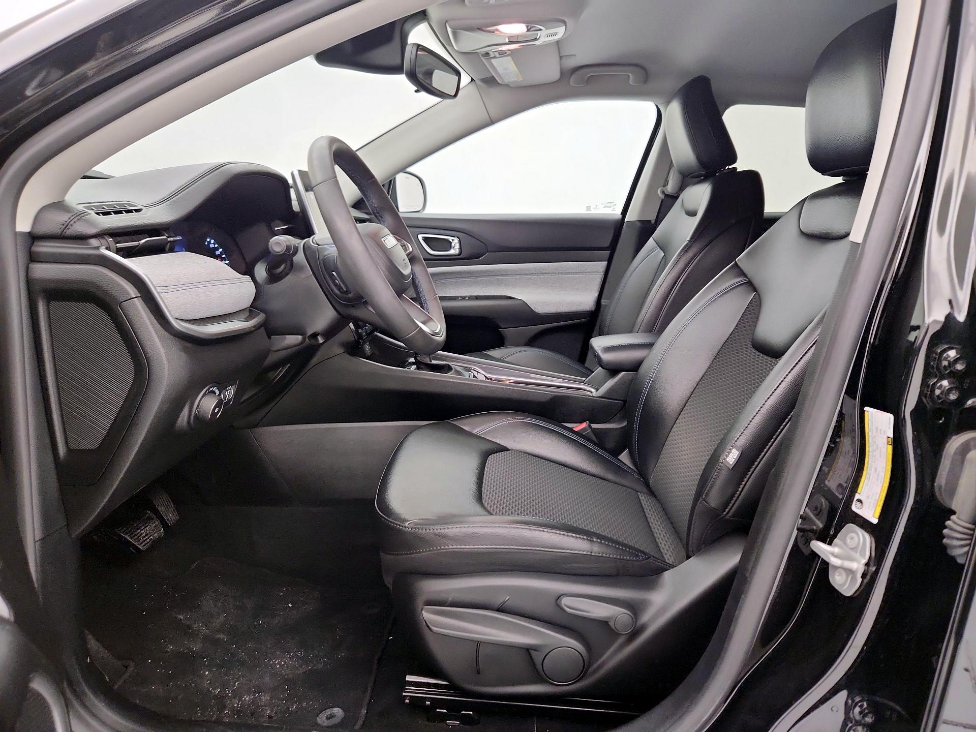 Thumbnail: 2022 Jeep Compass - 11