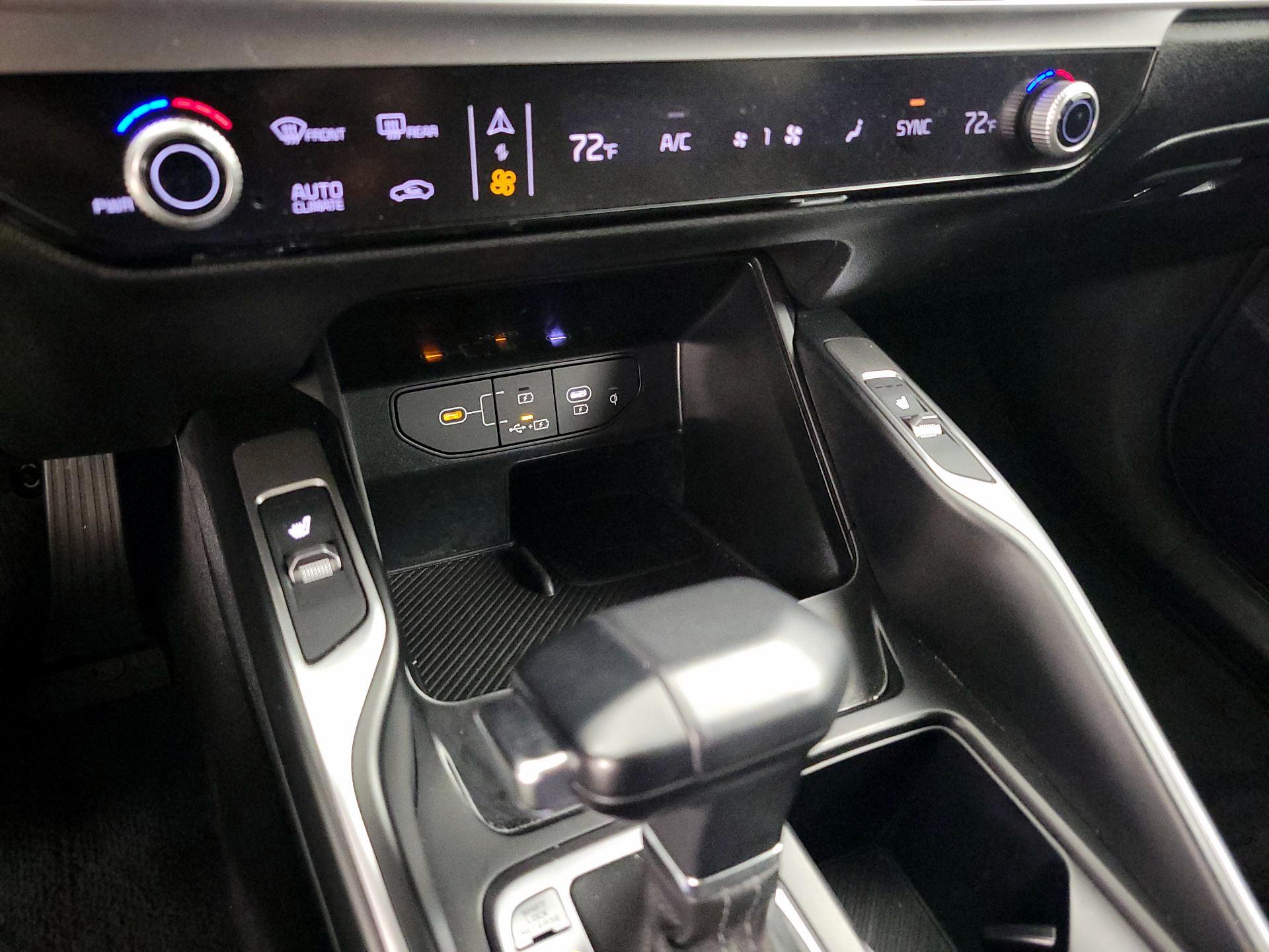 Thumbnail: 2024 Kia Sorento - 17