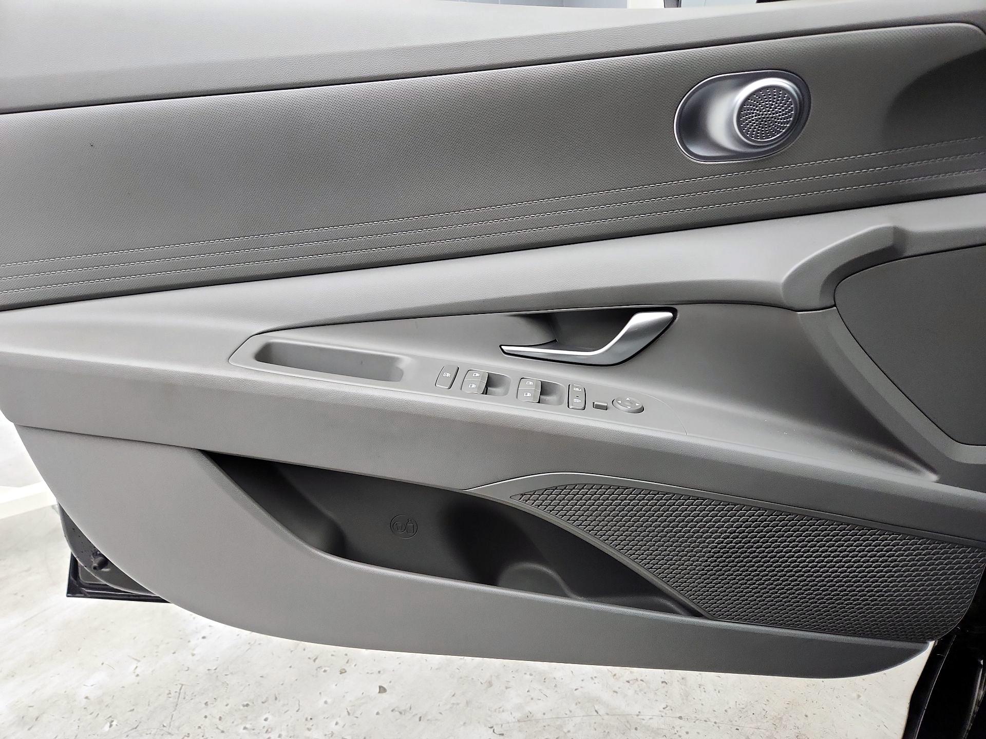 Thumbnail: 2023 Hyundai Elantra - 12