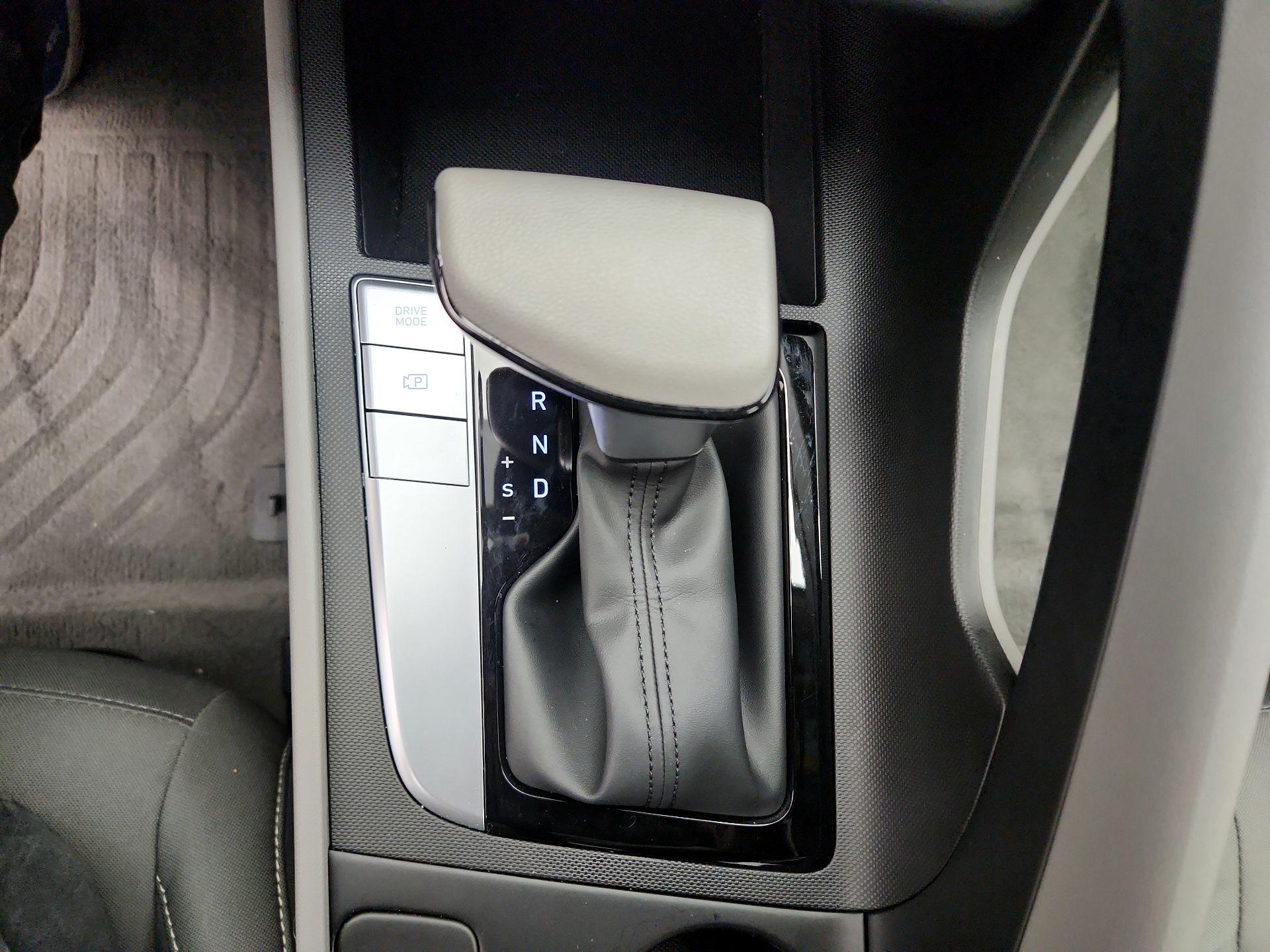 Thumbnail: 2023 Hyundai Elantra - 17