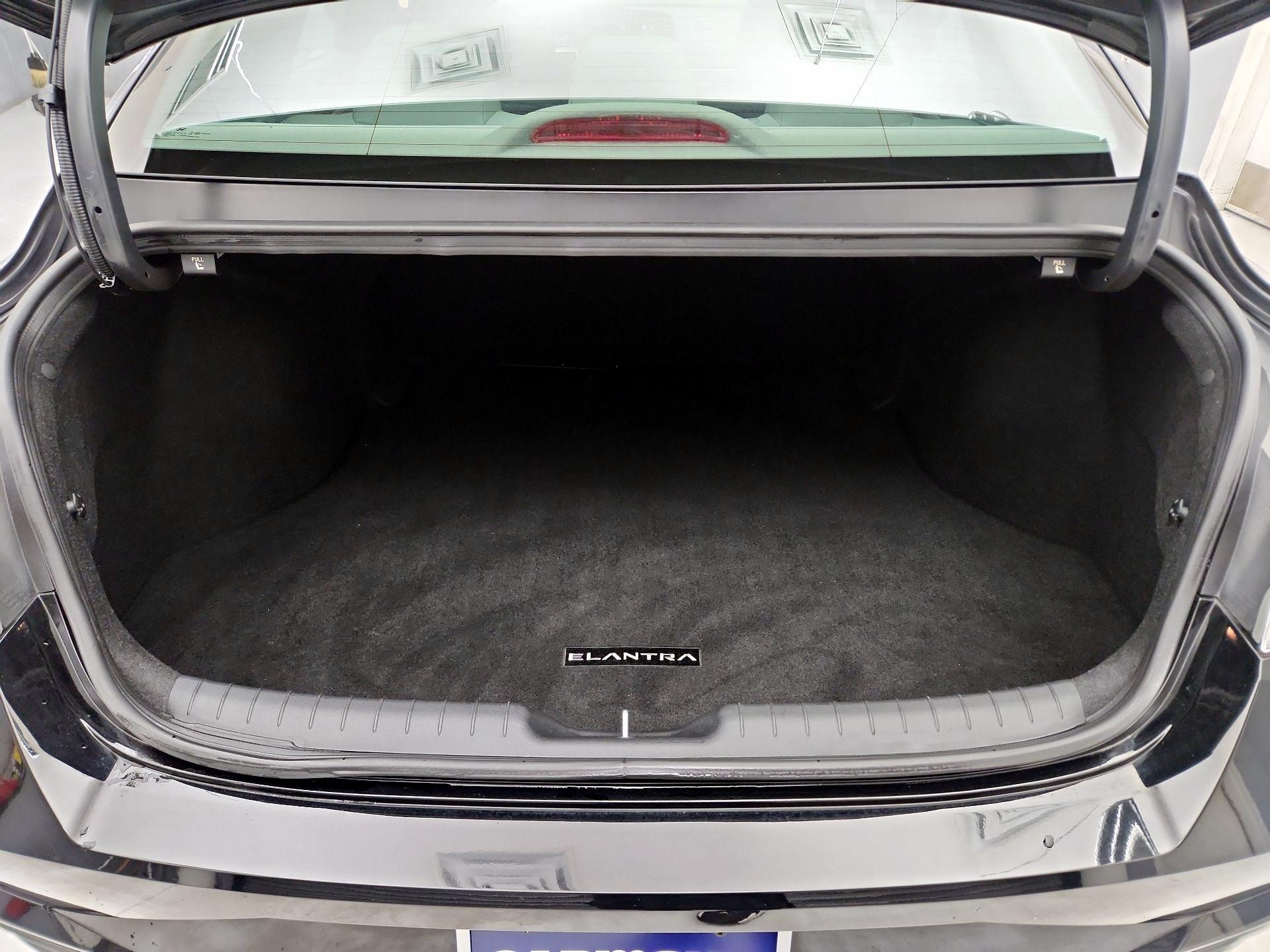 Thumbnail: 2023 Hyundai Elantra - 20