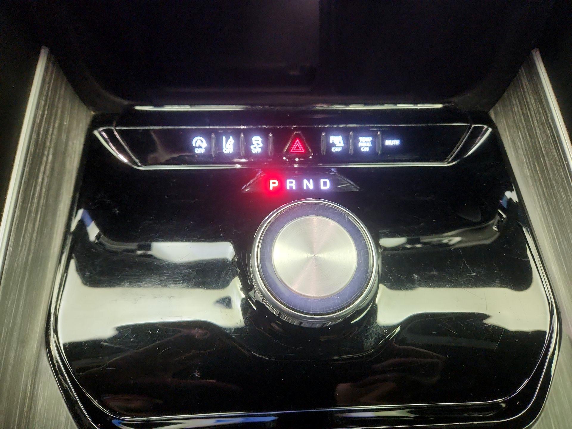 Thumbnail: 2024 Jeep Wagoneer - 18