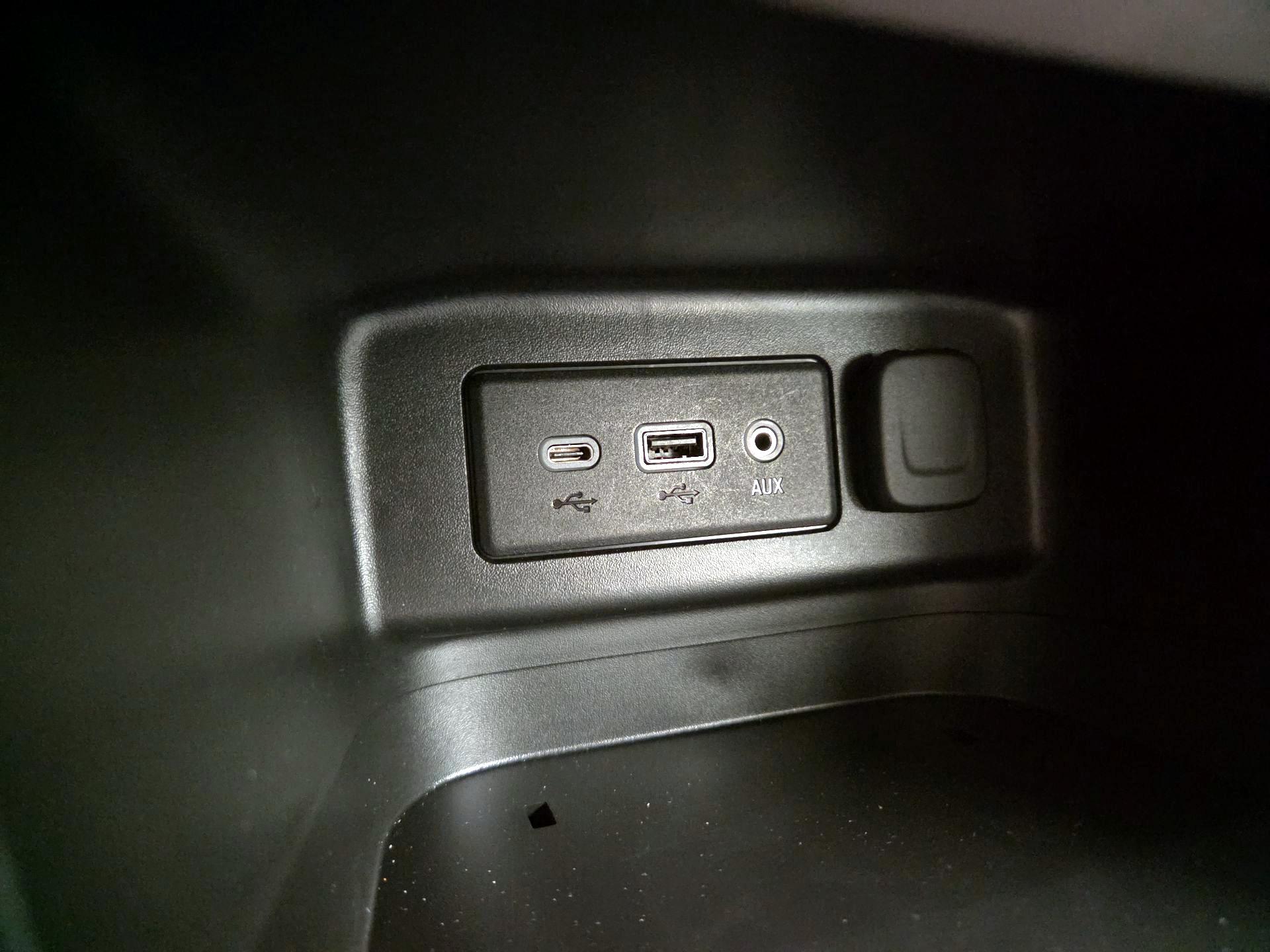 Thumbnail: 2023 Chevrolet Equinox - 18