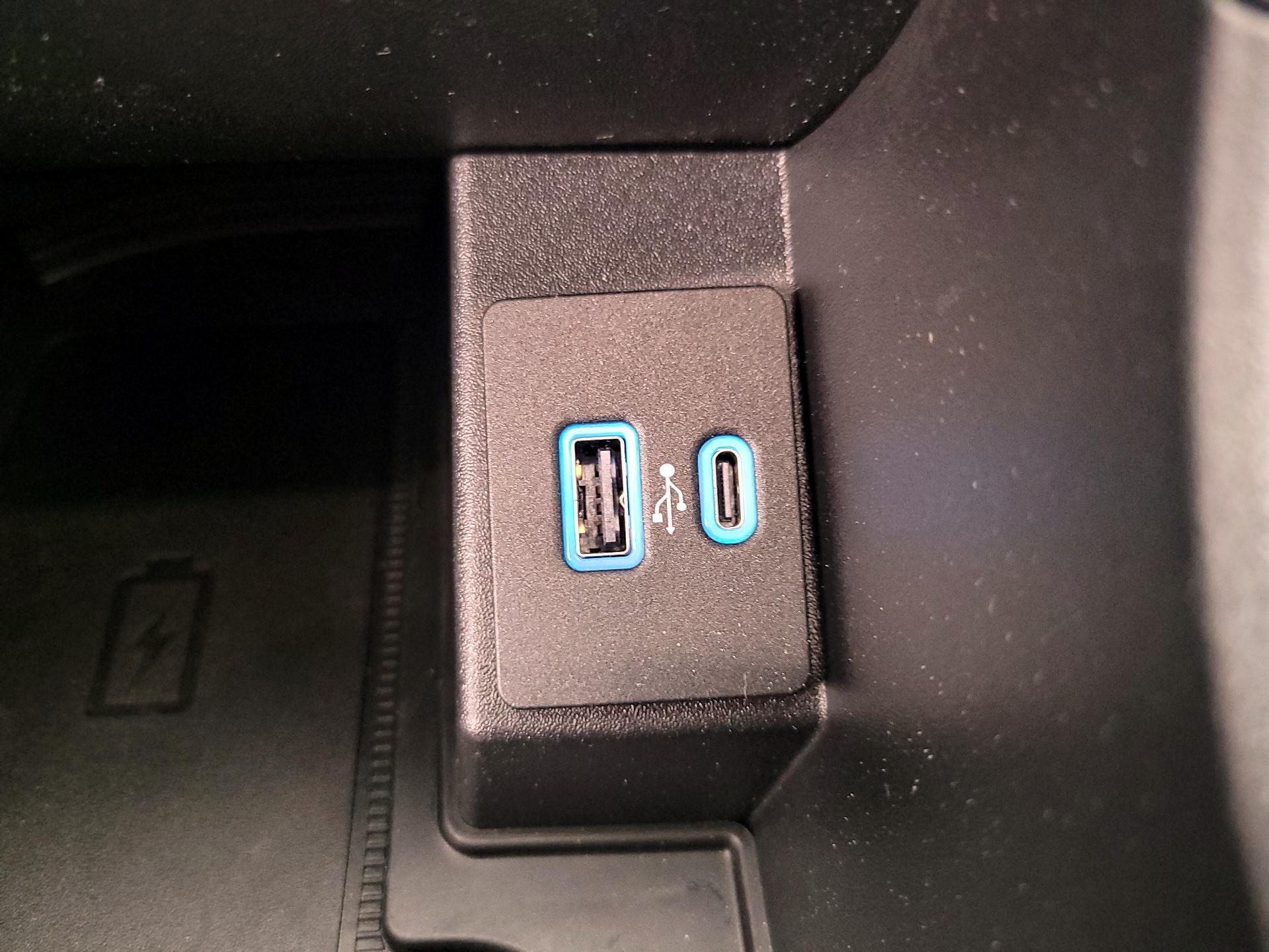 Thumbnail: 2022 Ford Edge - 18