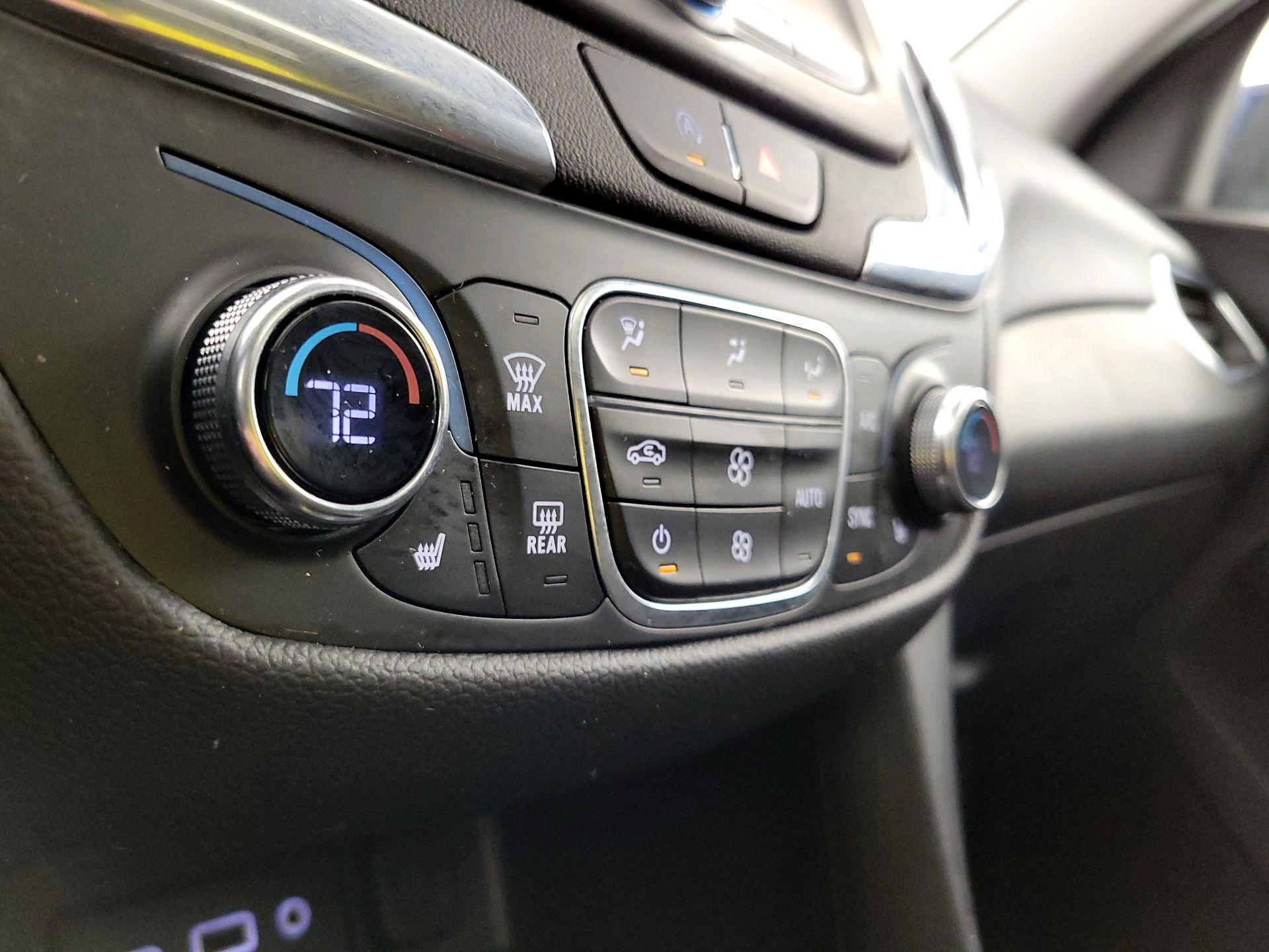 Thumbnail: 2022 Chevrolet Equinox - 16