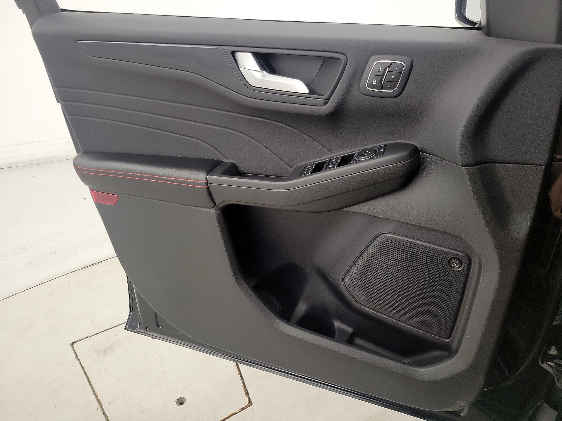 Thumbnail: 2023 Ford Escape - 12