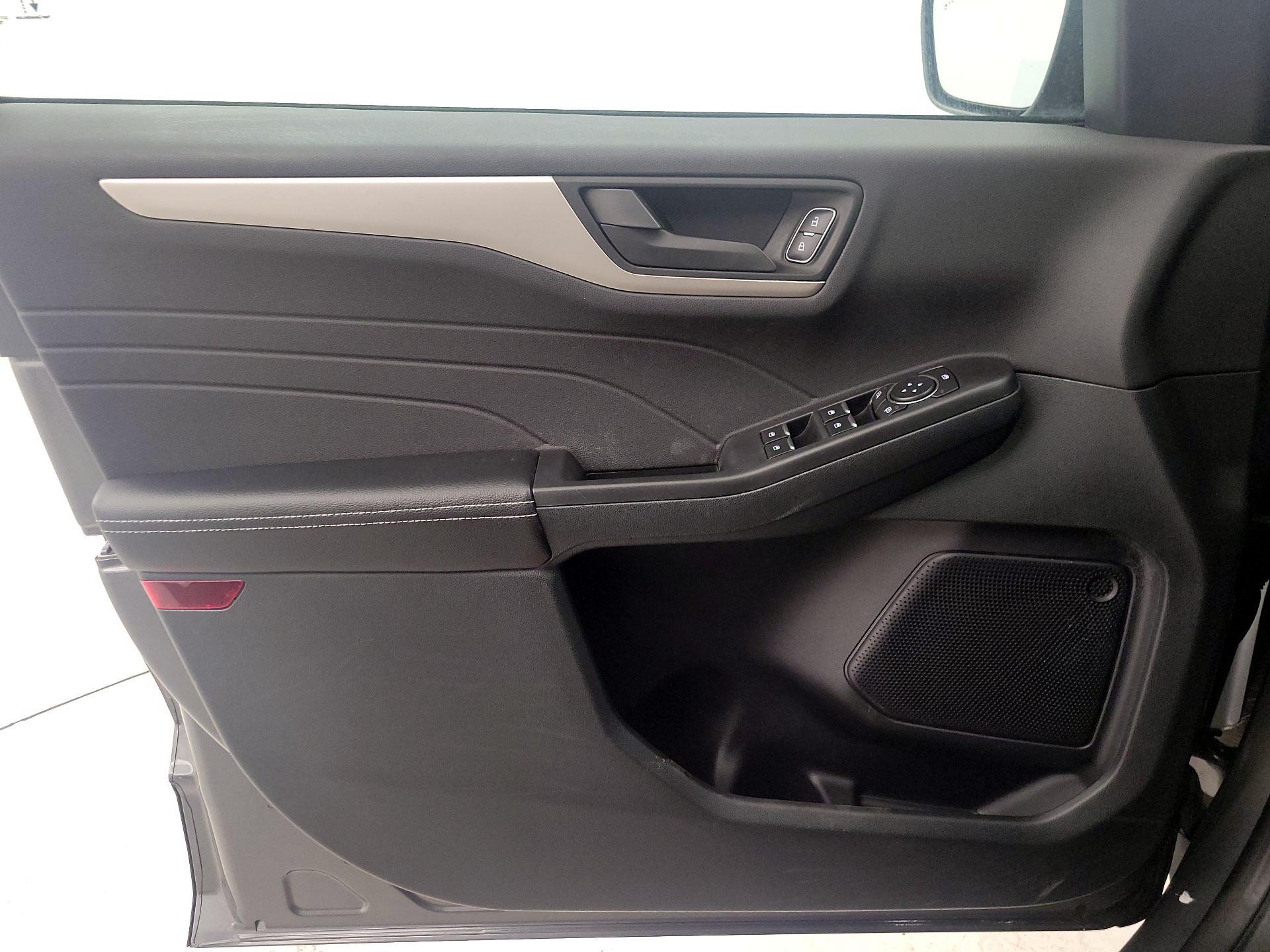 Thumbnail: 2022 Ford Escape - 12