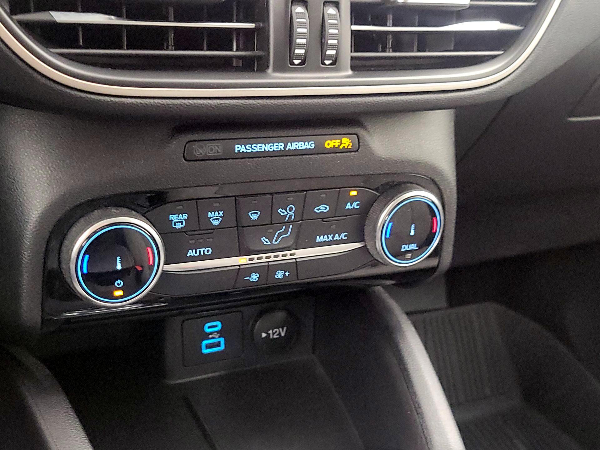 Thumbnail: 2022 Ford Escape - 16