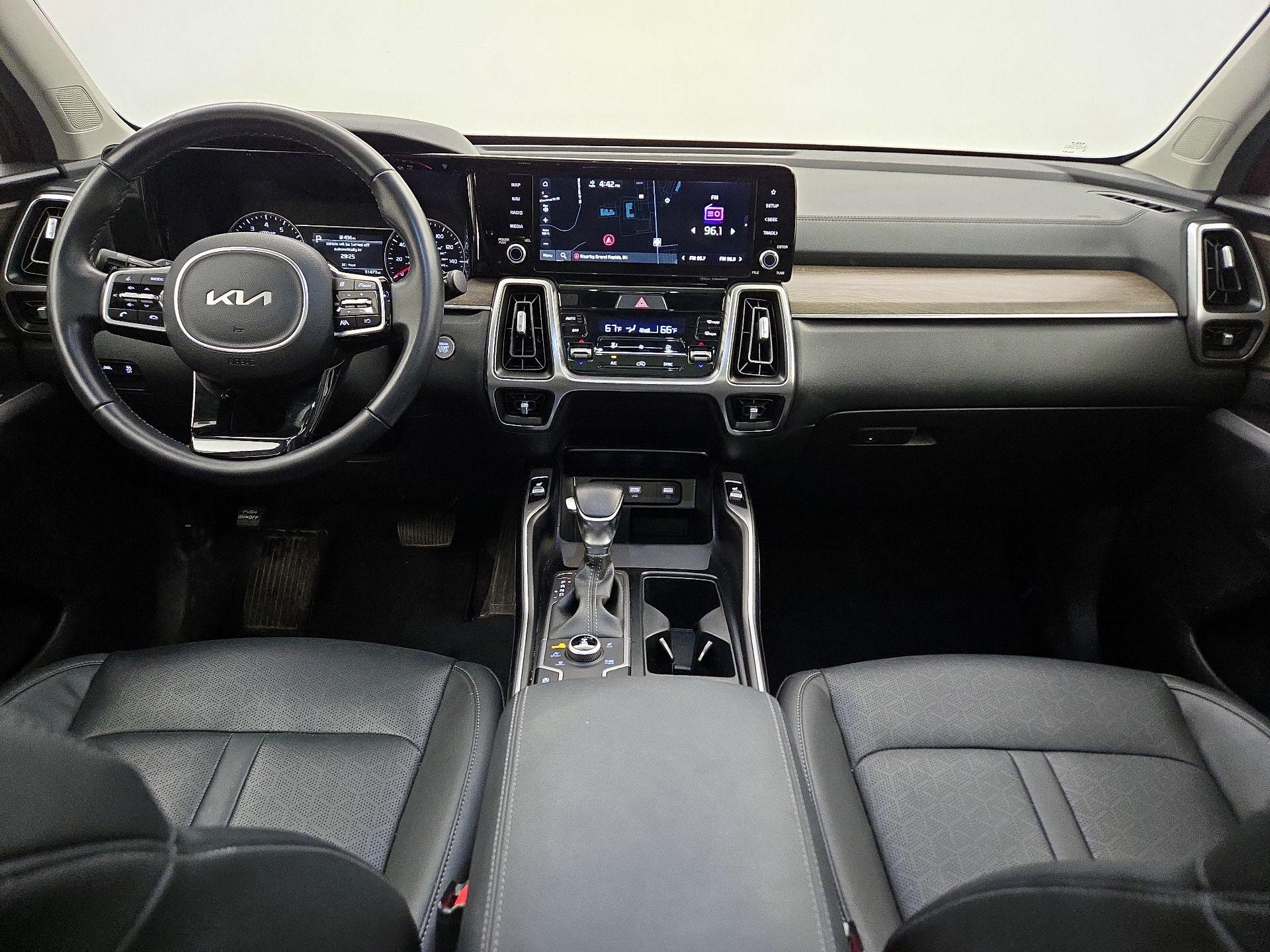 Thumbnail: 2022 Kia Sorento - 9