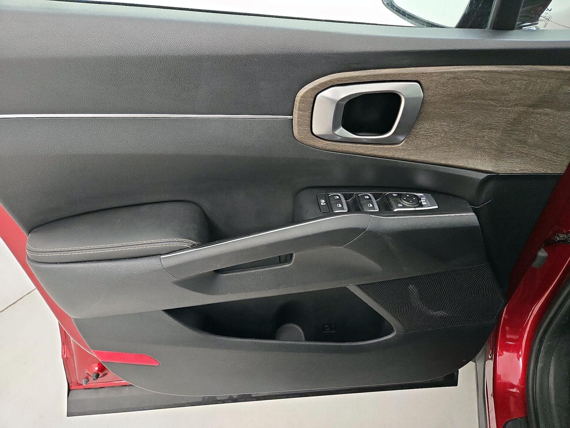 Thumbnail: 2022 Kia Sorento - 12