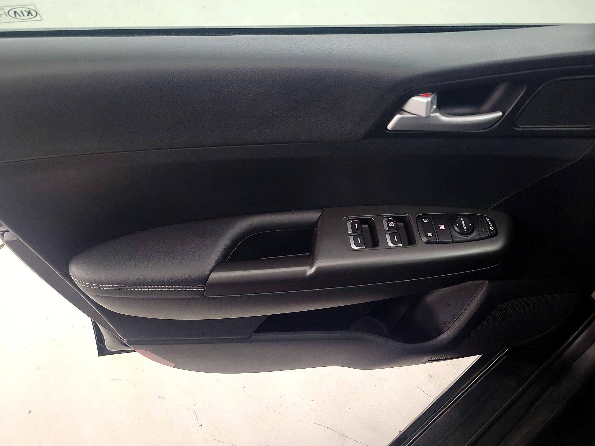 Thumbnail: 2020 Kia Sportage - 12