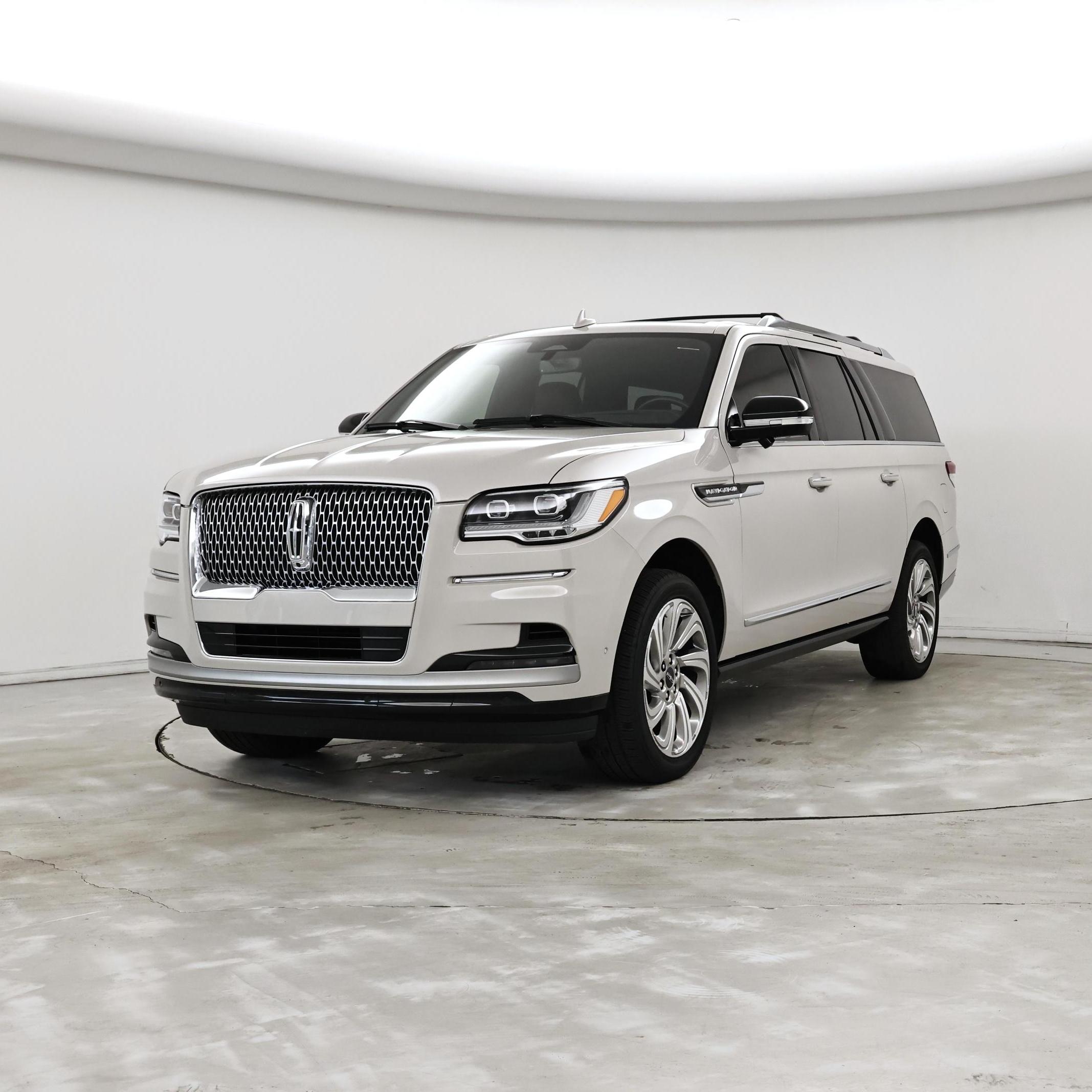 Thumbnail: 2024 Lincoln Navigator L - 4