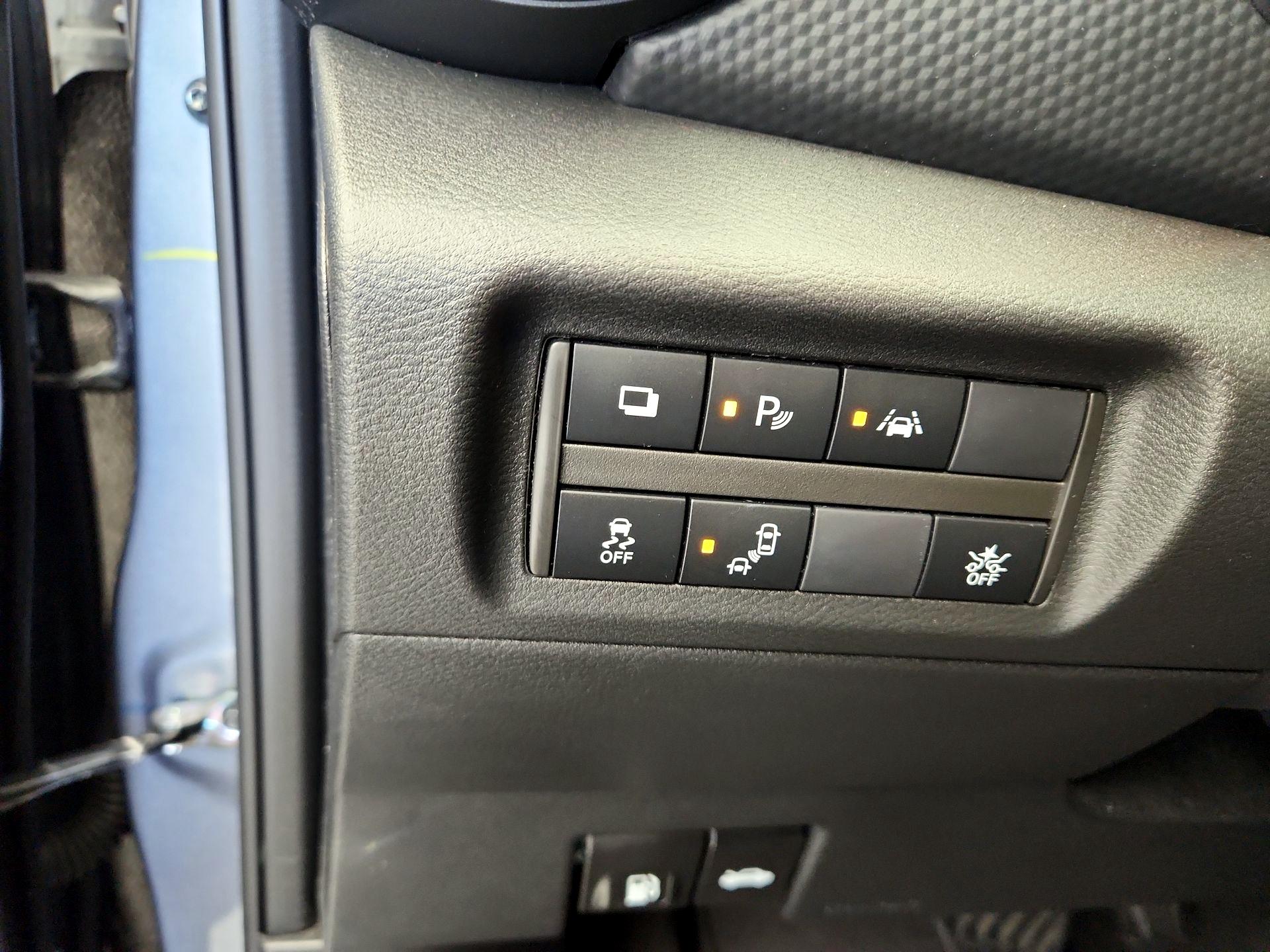 Thumbnail: 2023 Nissan Kicks - 13