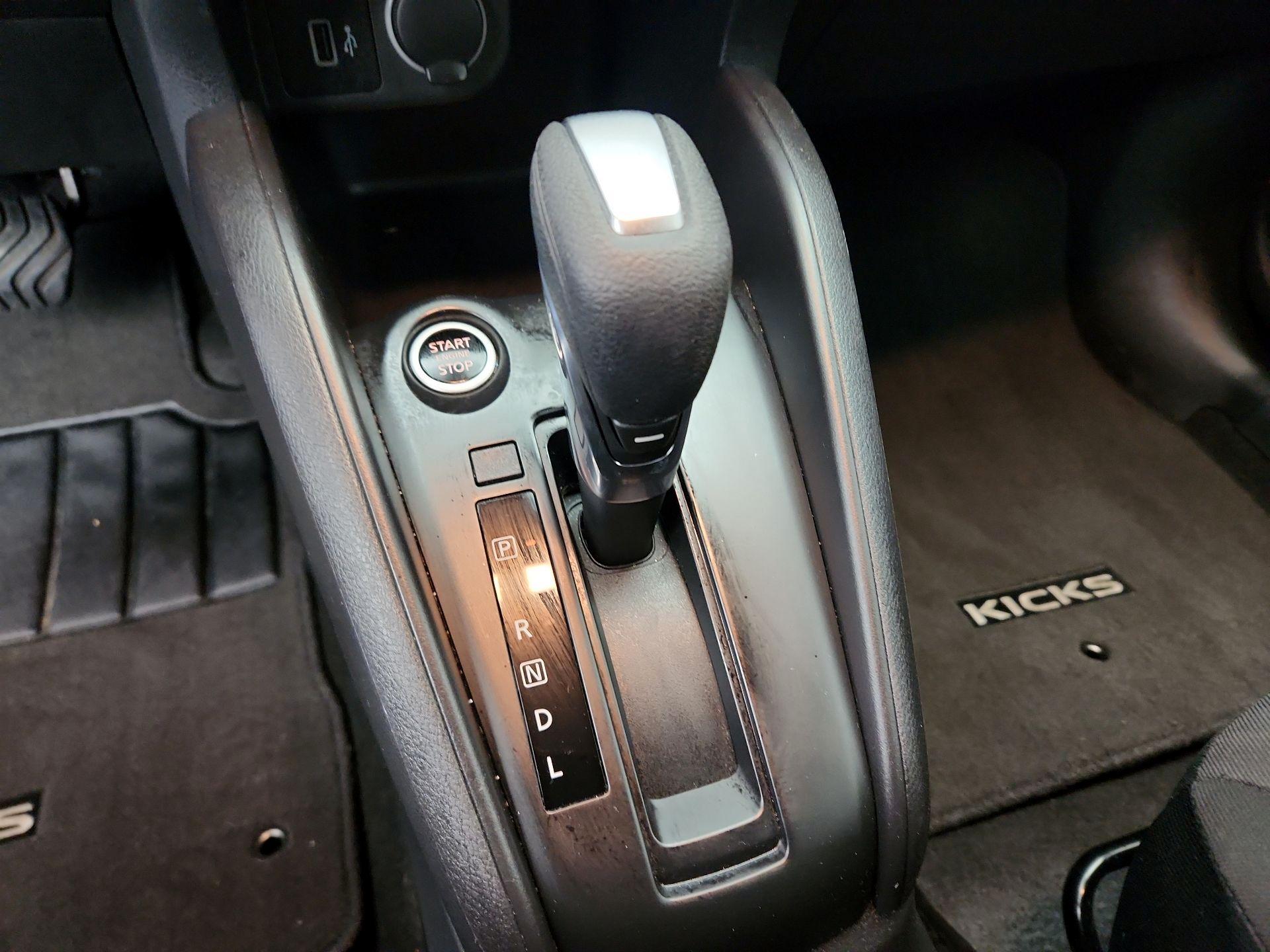 Thumbnail: 2023 Nissan Kicks - 17