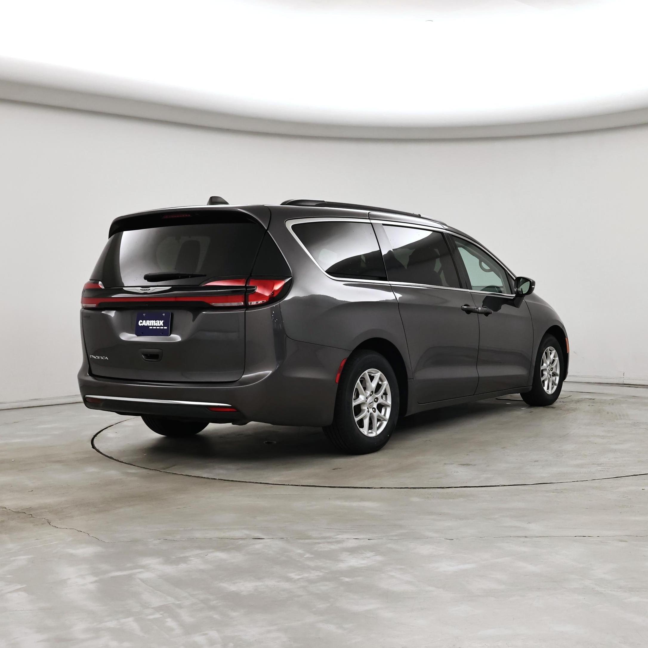 Thumbnail: 2022 Chrysler Pacifica - 8