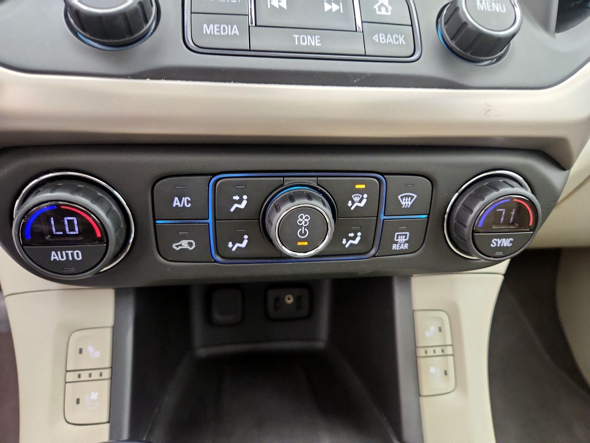 Thumbnail: 2017 GMC Acadia - 17