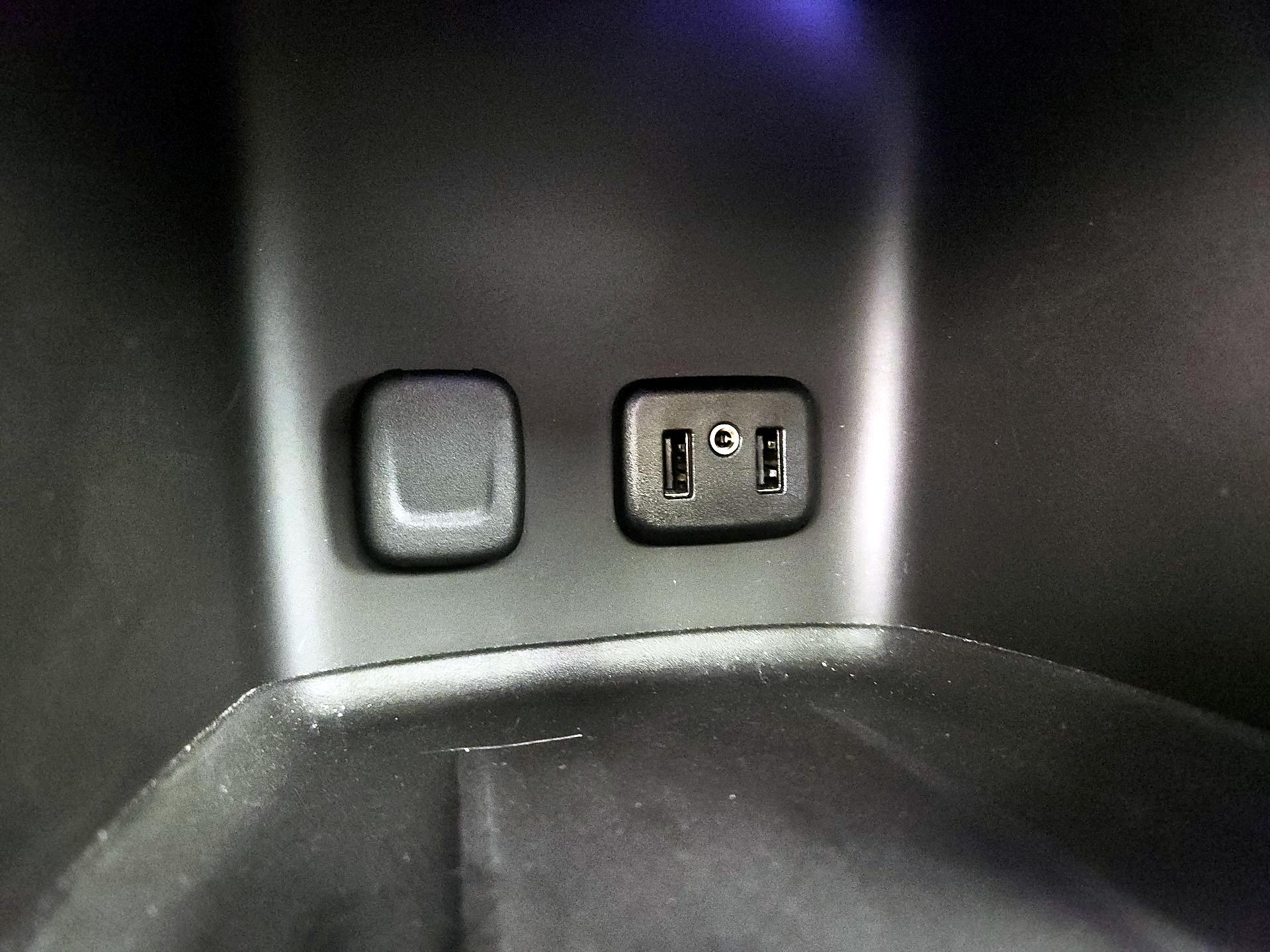 Thumbnail: 2017 GMC Acadia - 19