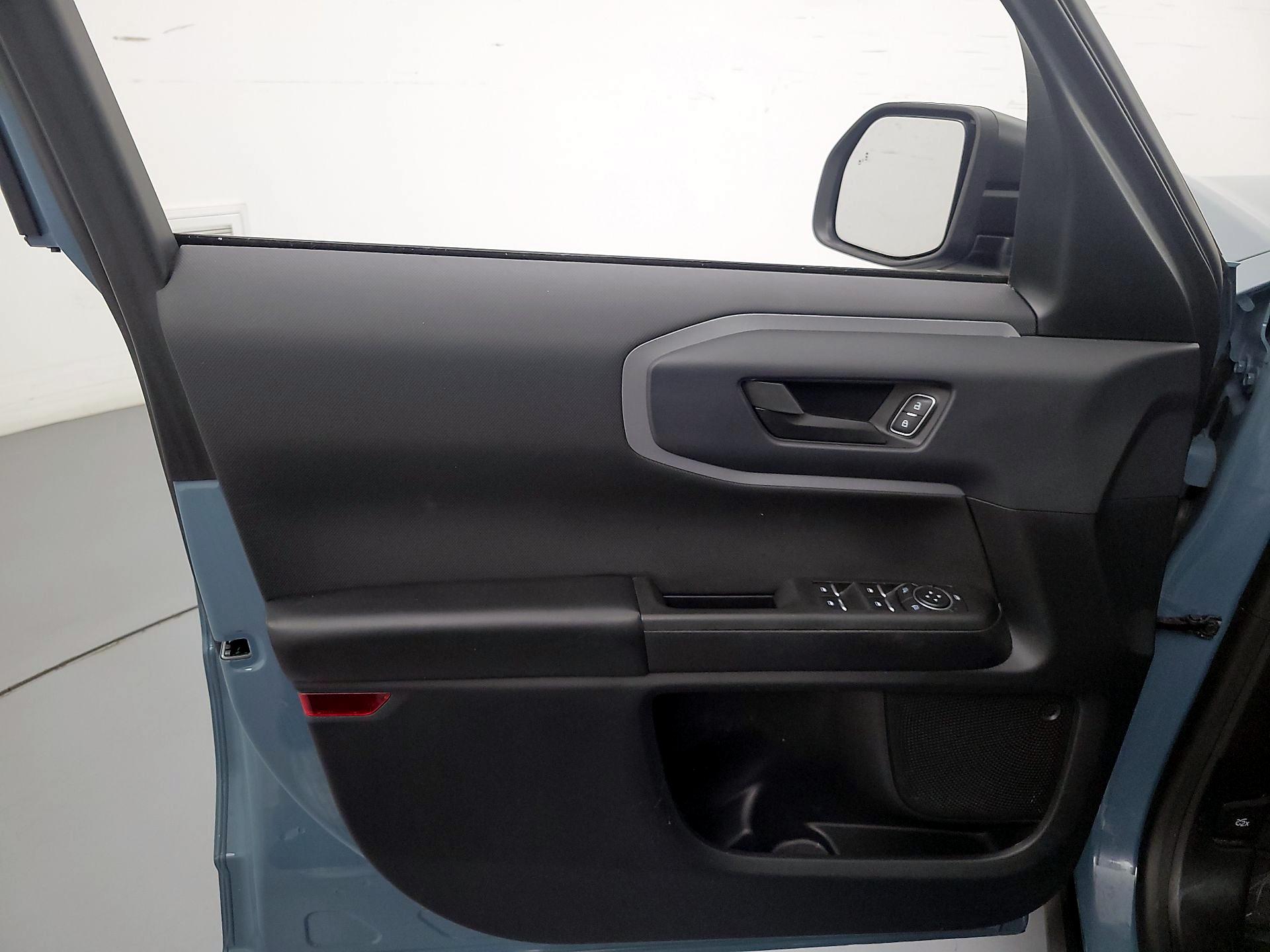 Thumbnail: 2022 Ford Bronco Sport - 12