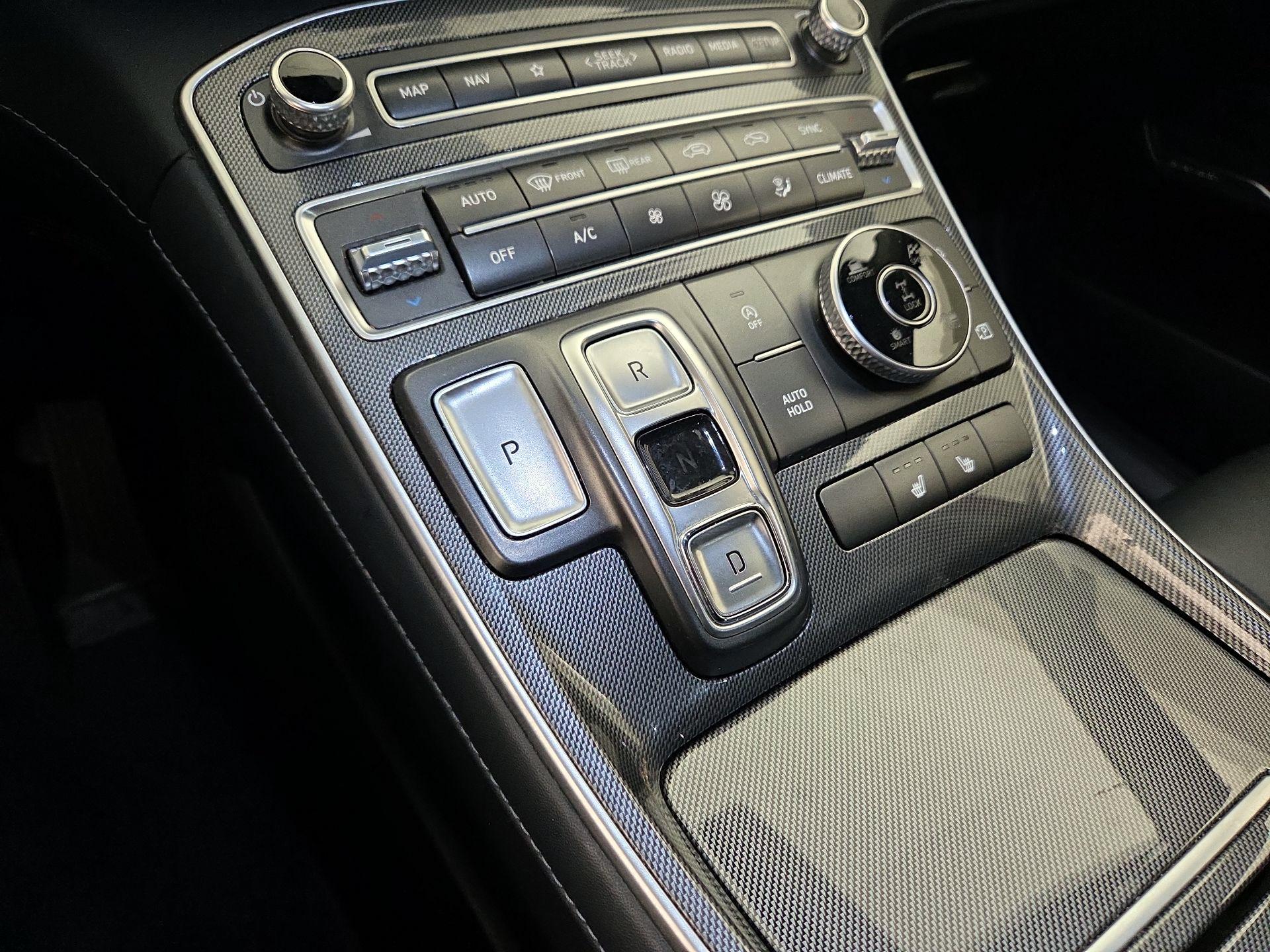 Thumbnail: 2022 Hyundai Santa Fe - 17