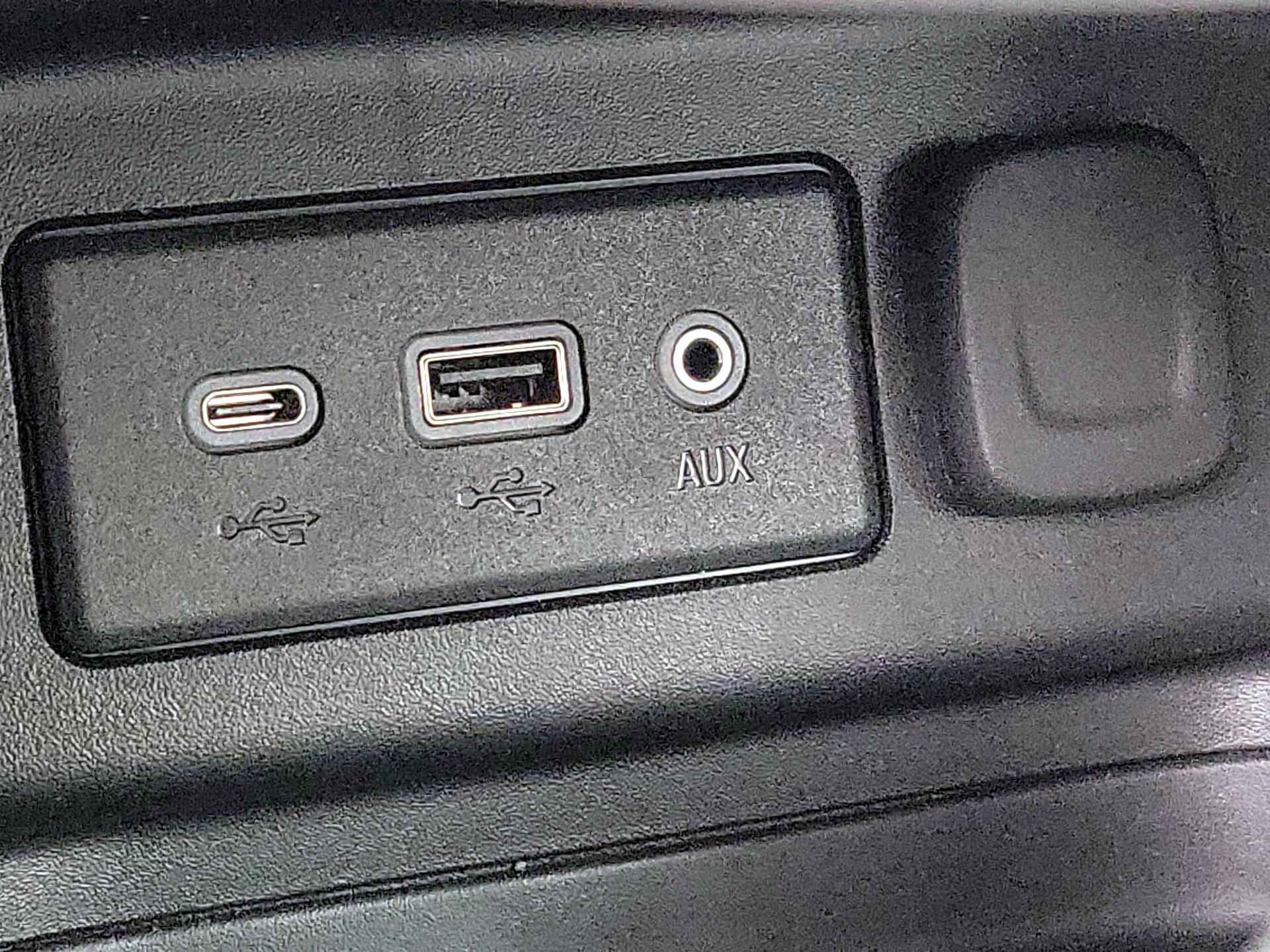 Thumbnail: 2023 Chevrolet Equinox - 18