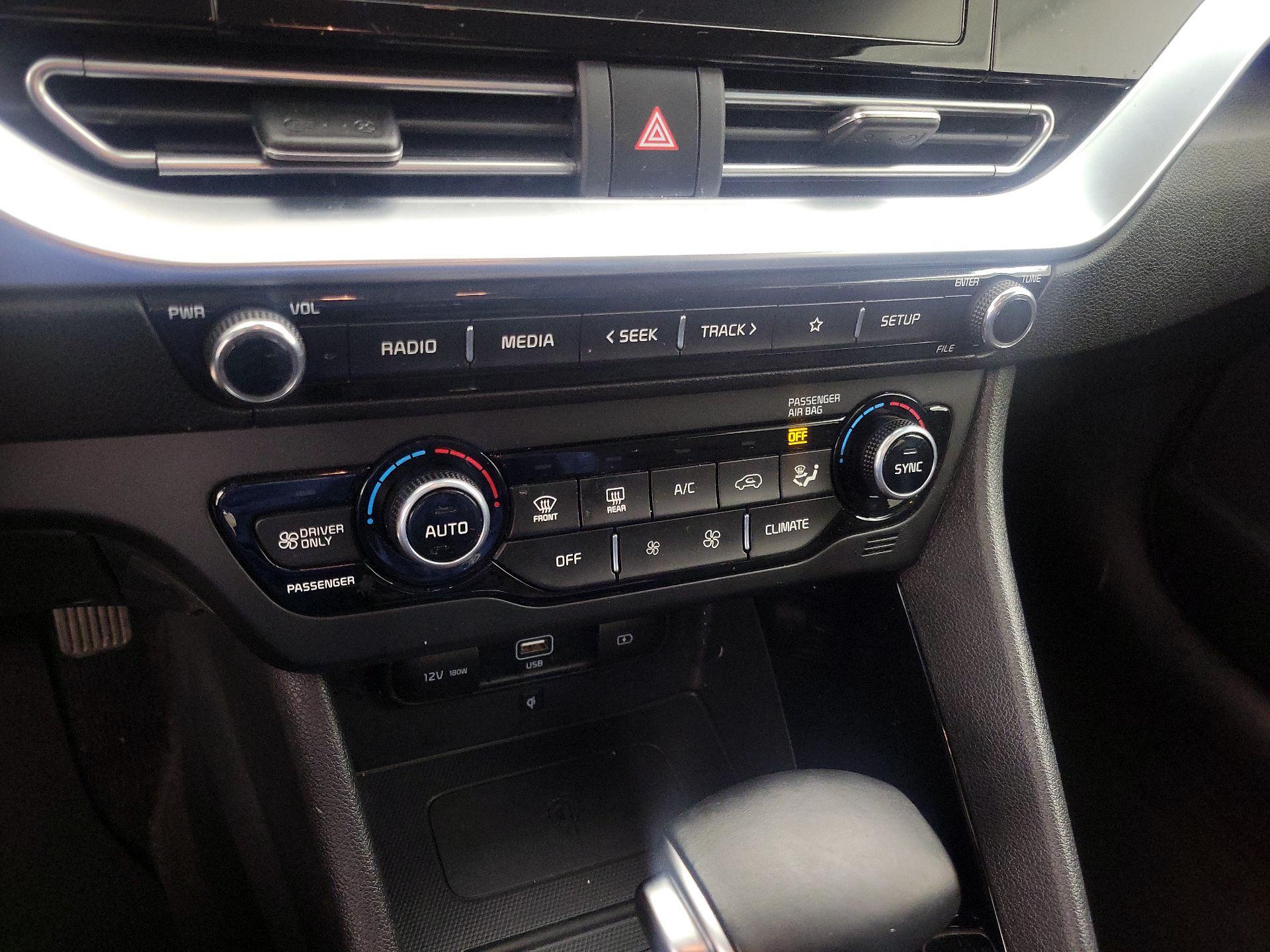 Thumbnail: 2022 Kia Niro - 16