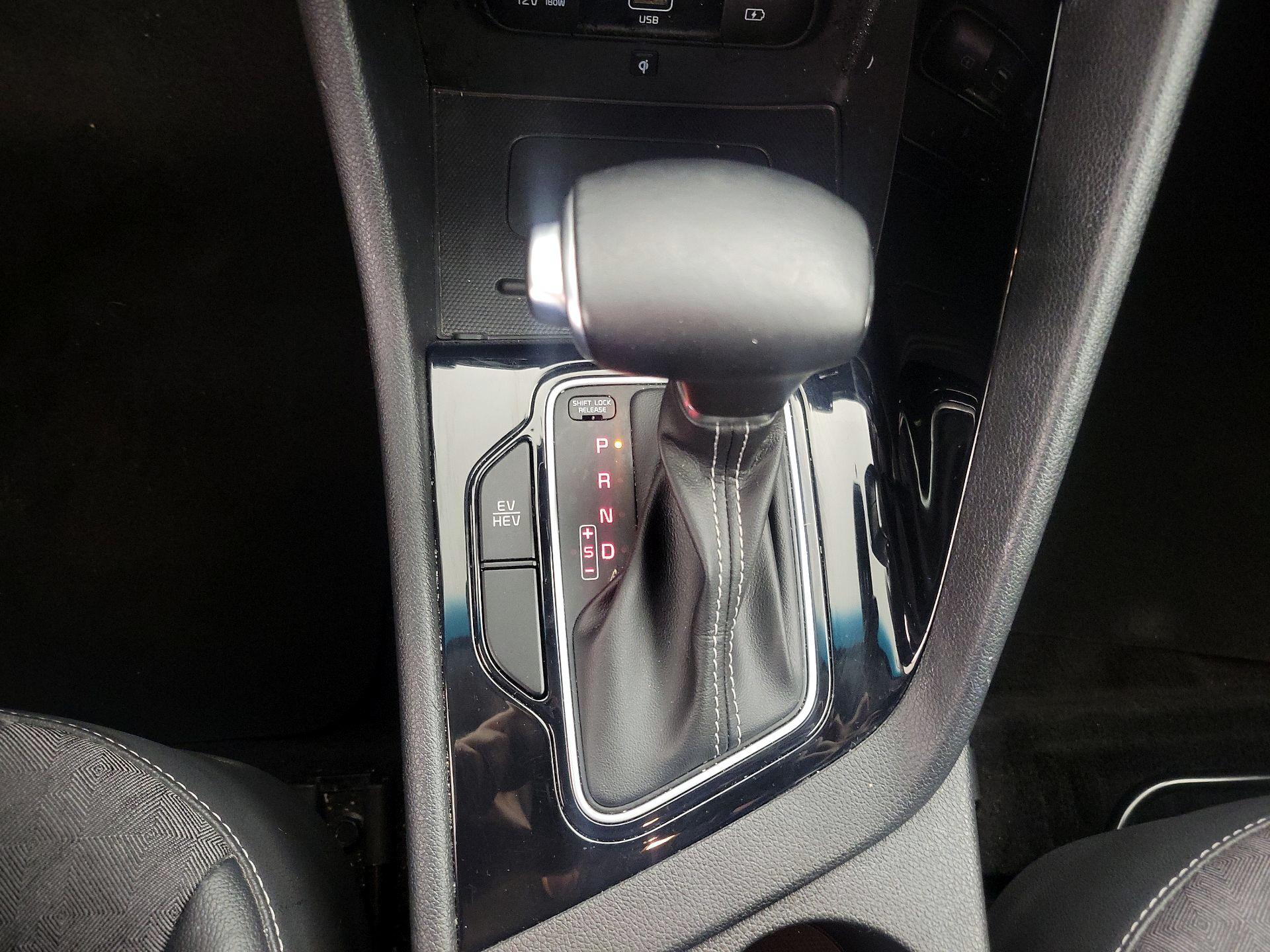 Thumbnail: 2022 Kia Niro - 17