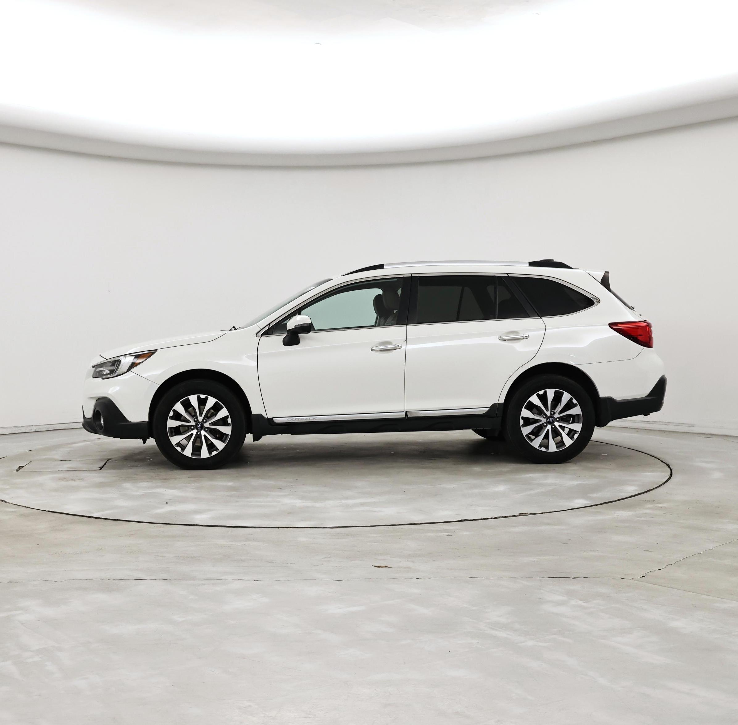 Thumbnail: 2018 Subaru Outback - 3