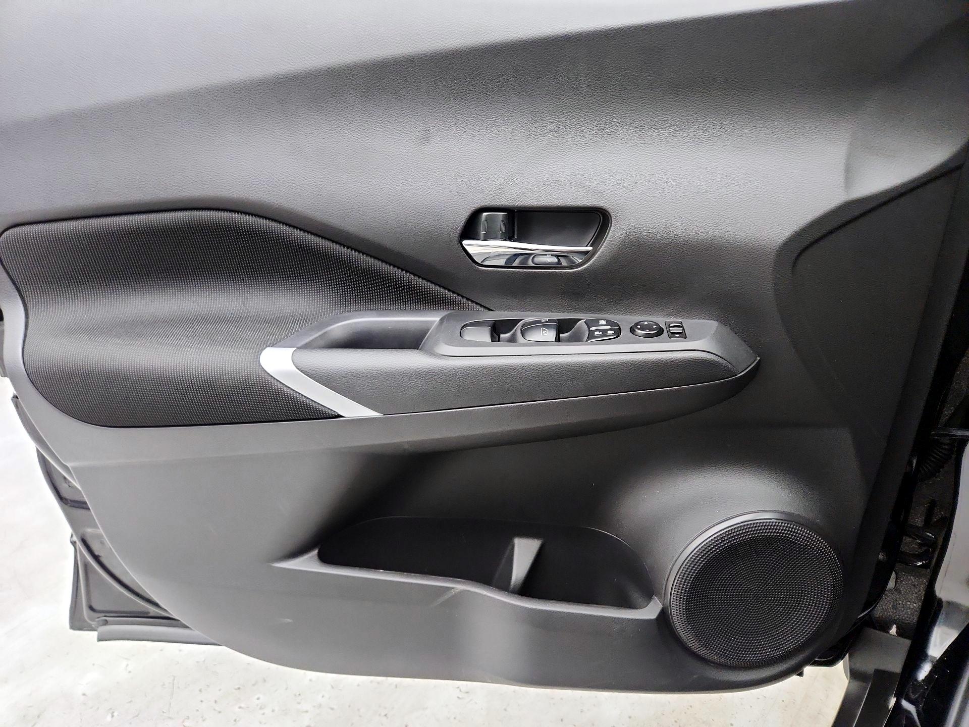 Thumbnail: 2024 Nissan Kicks - 12