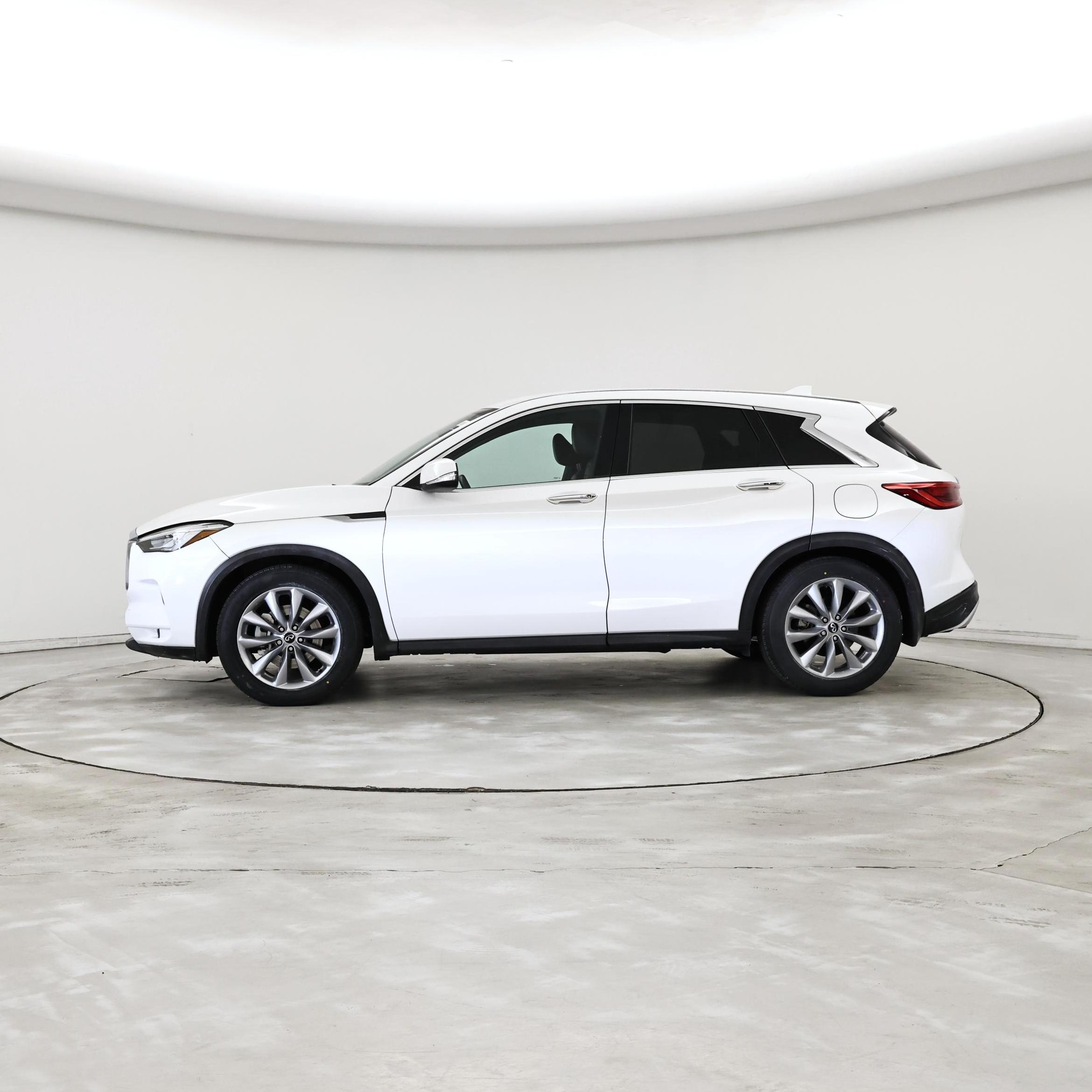 Thumbnail: 2019 INFINITI QX50 - 3