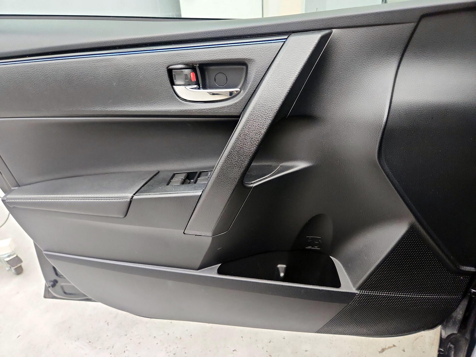 Thumbnail: 2017 Toyota Corolla - 12