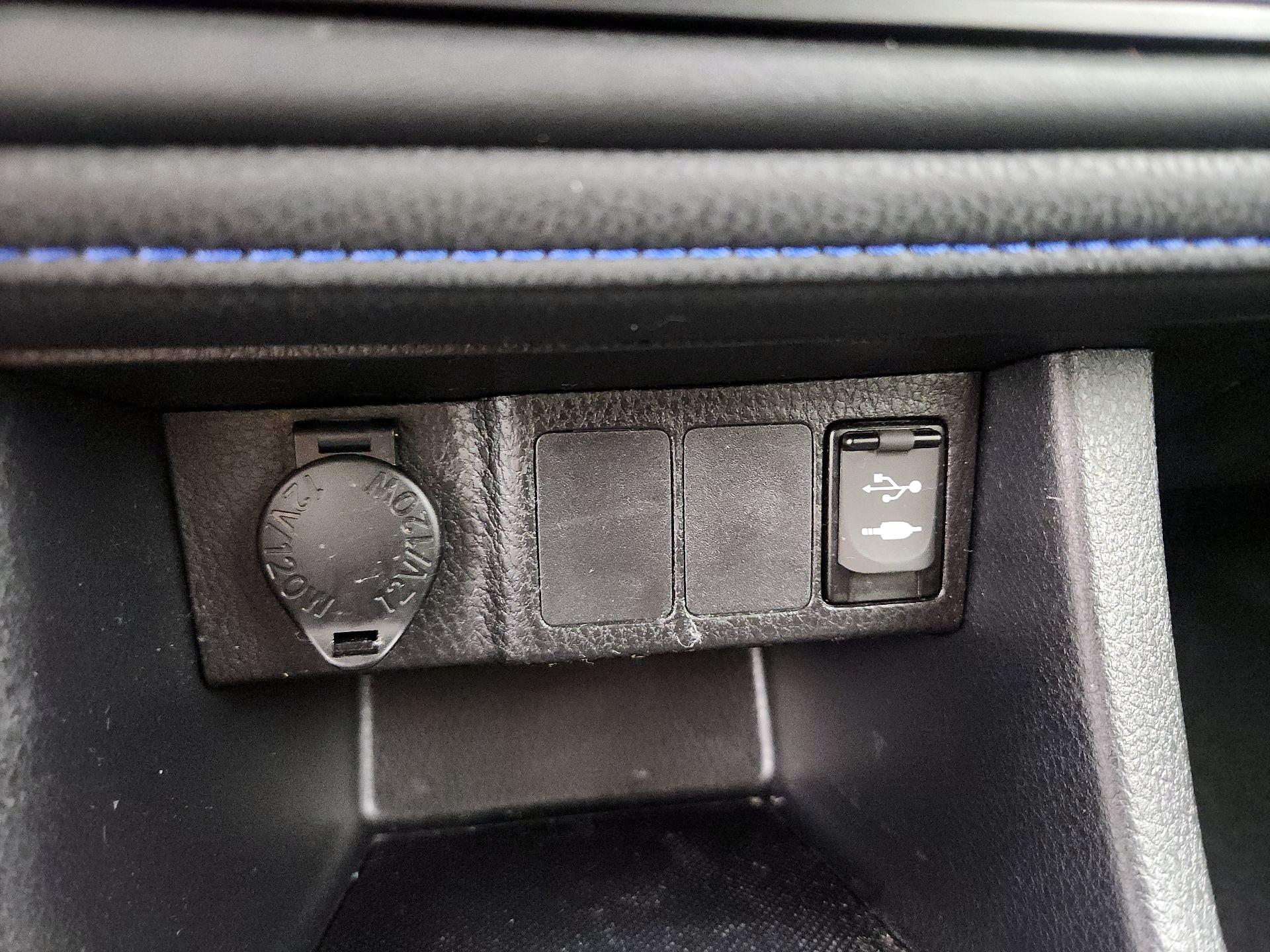 Thumbnail: 2017 Toyota Corolla - 18