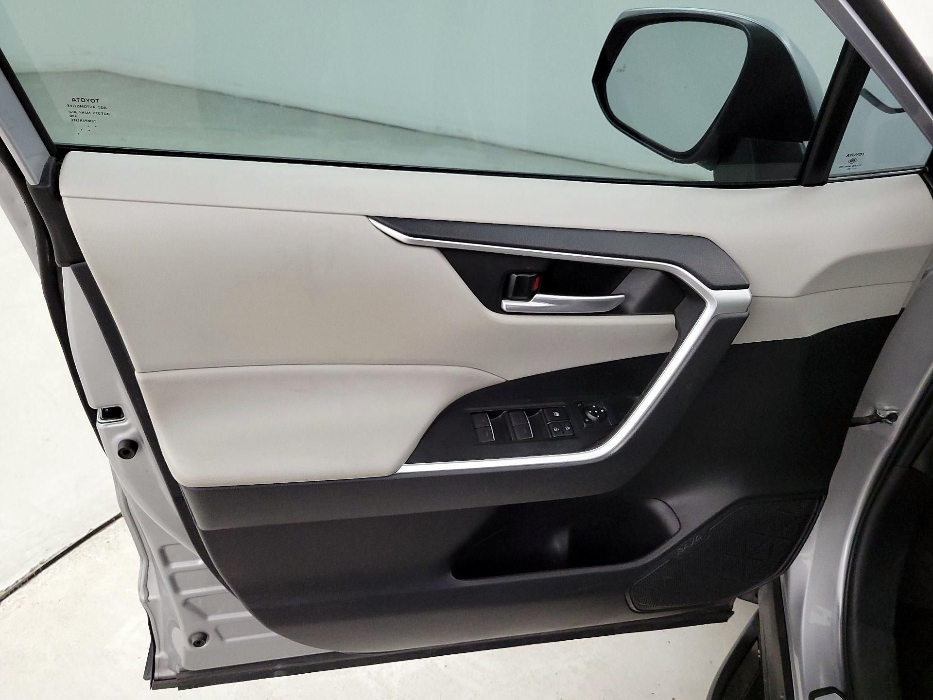 Thumbnail: 2023 Toyota RAV4 - 12