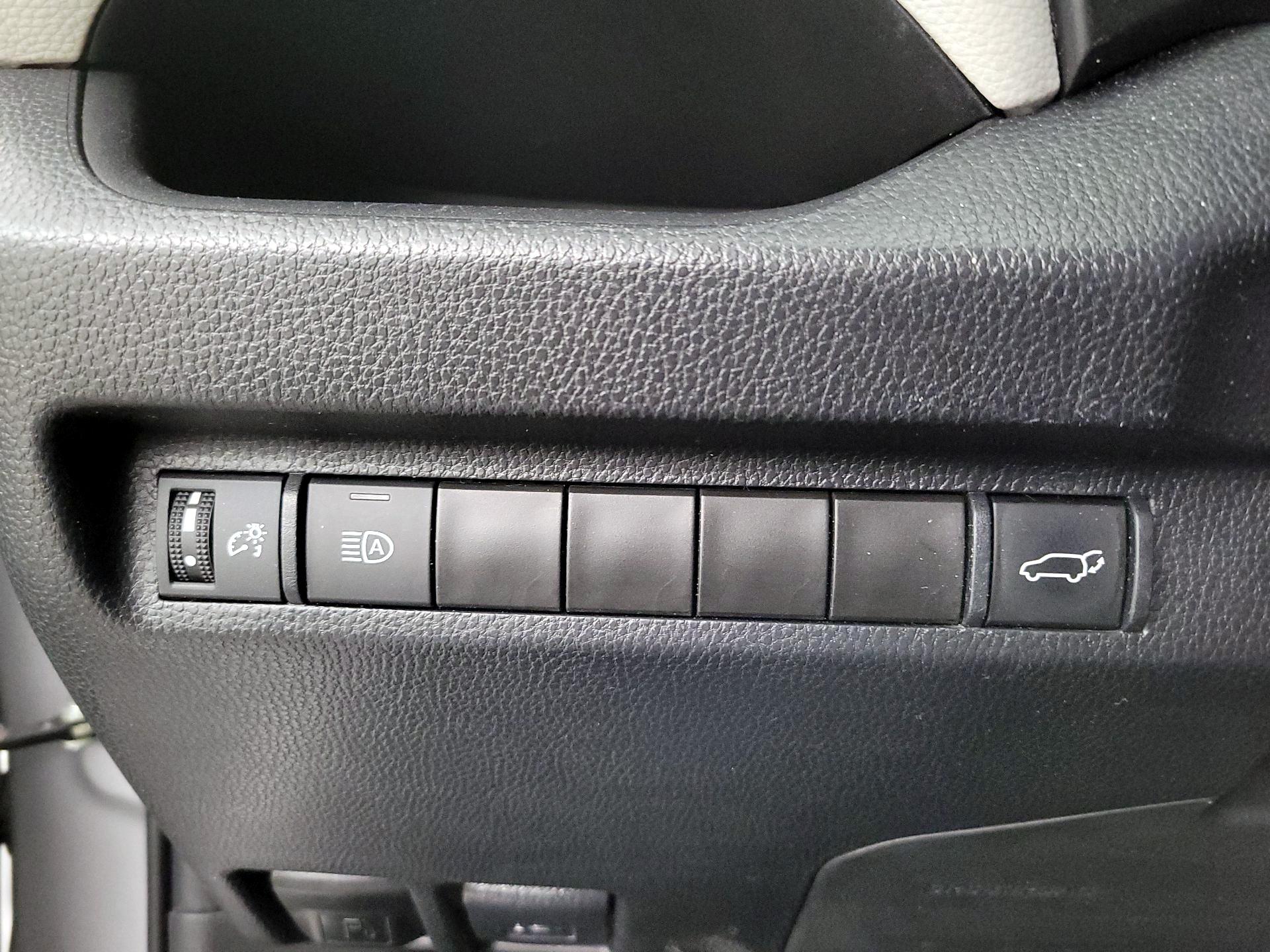 Thumbnail: 2023 Toyota RAV4 - 13