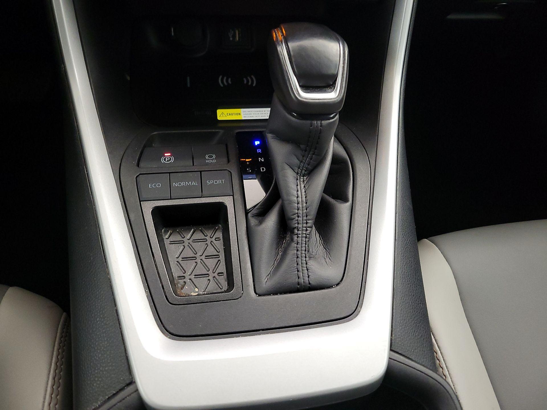 Thumbnail: 2023 Toyota RAV4 - 17