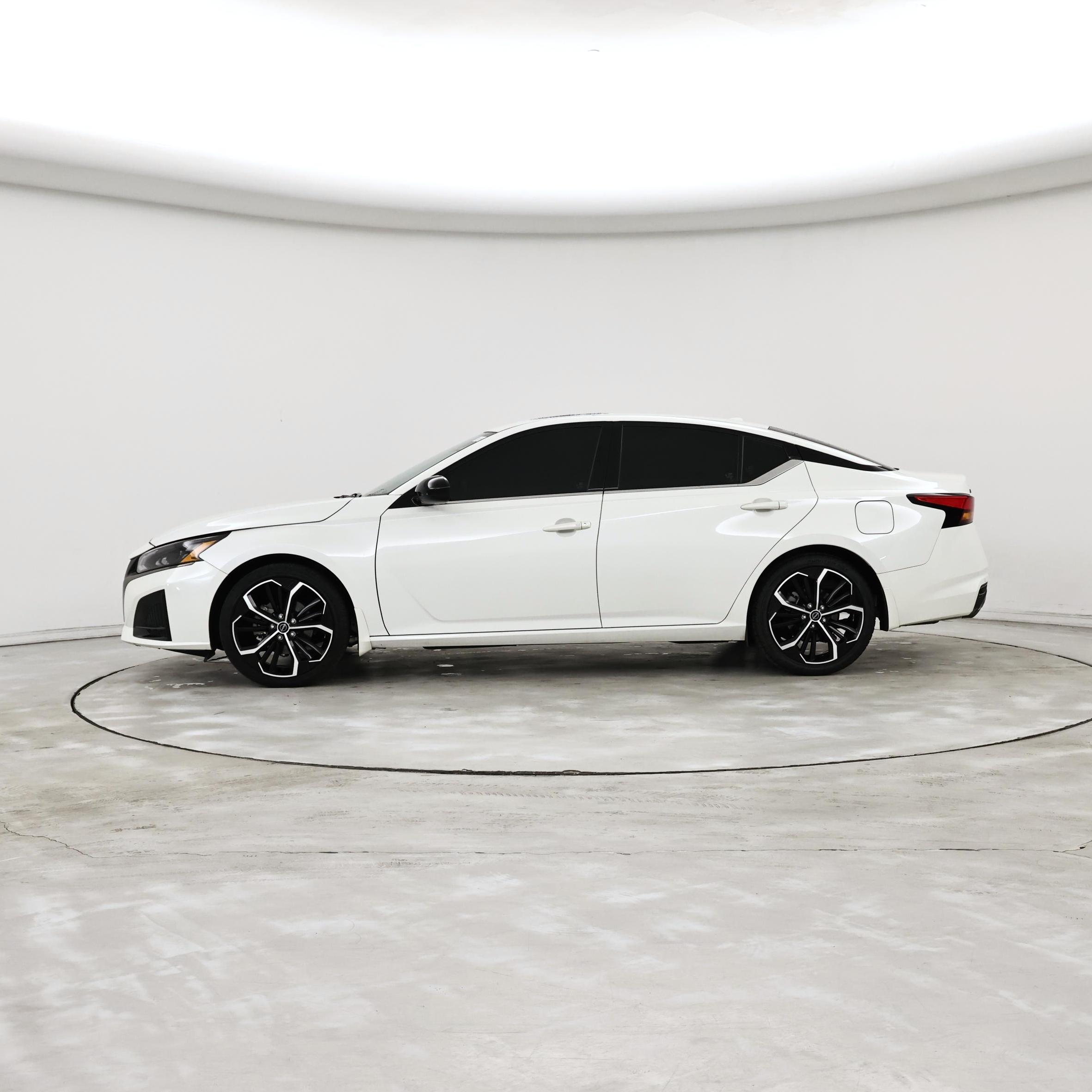 Thumbnail: 2024 Nissan Altima - 3