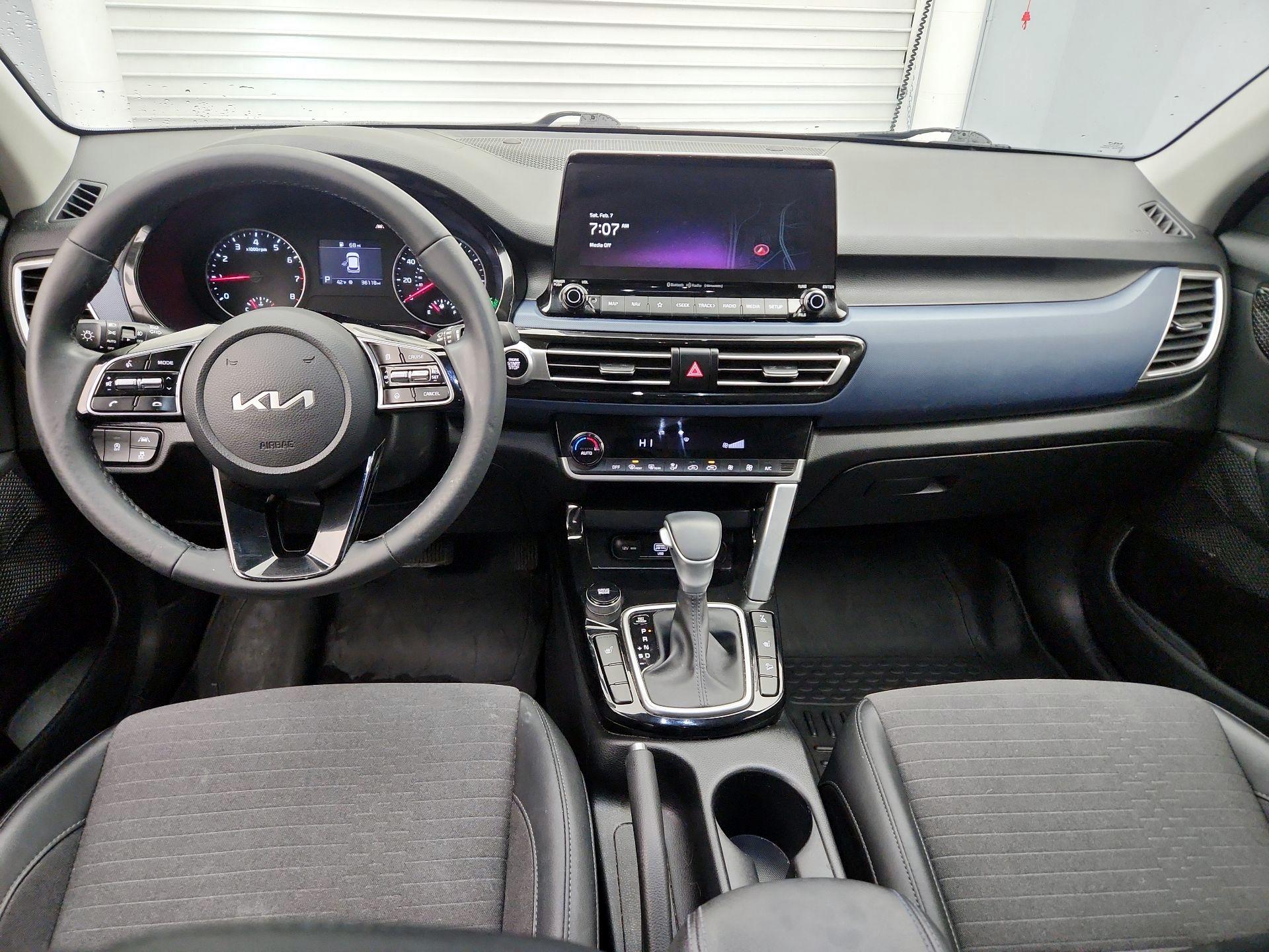 Thumbnail: 2023 Kia Seltos - 9