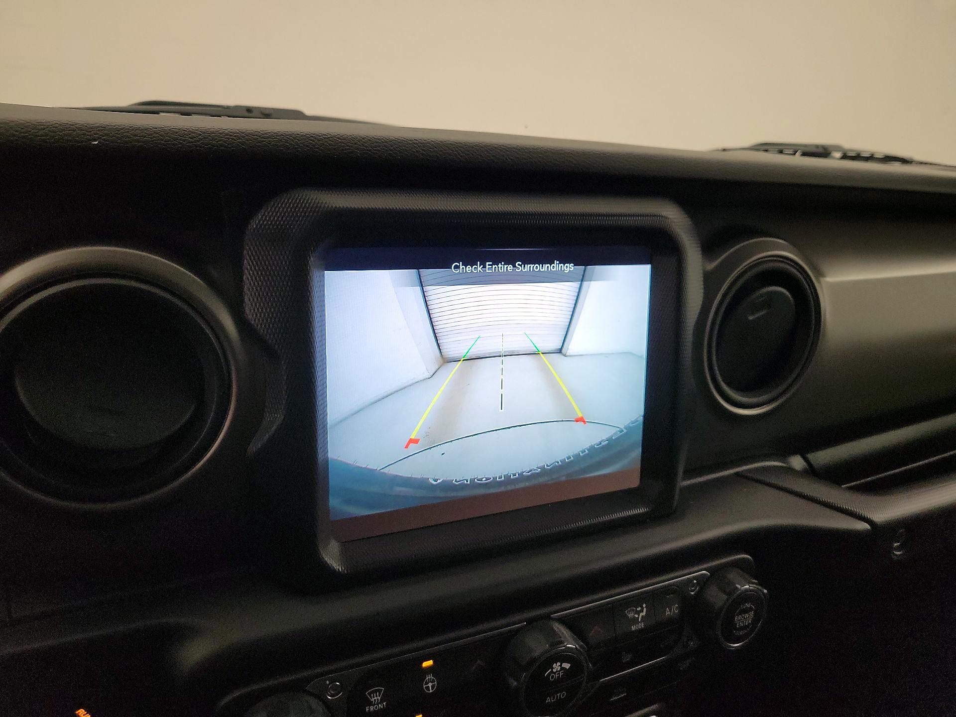 Thumbnail: 2021 Jeep Wrangler - 15