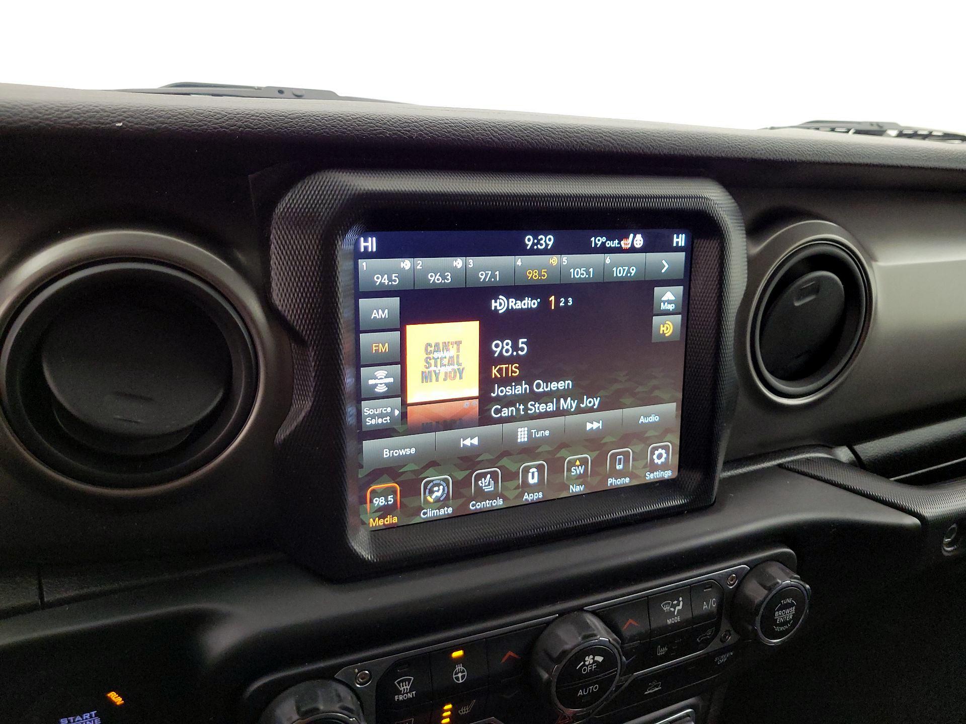 Thumbnail: 2021 Jeep Wrangler - 16