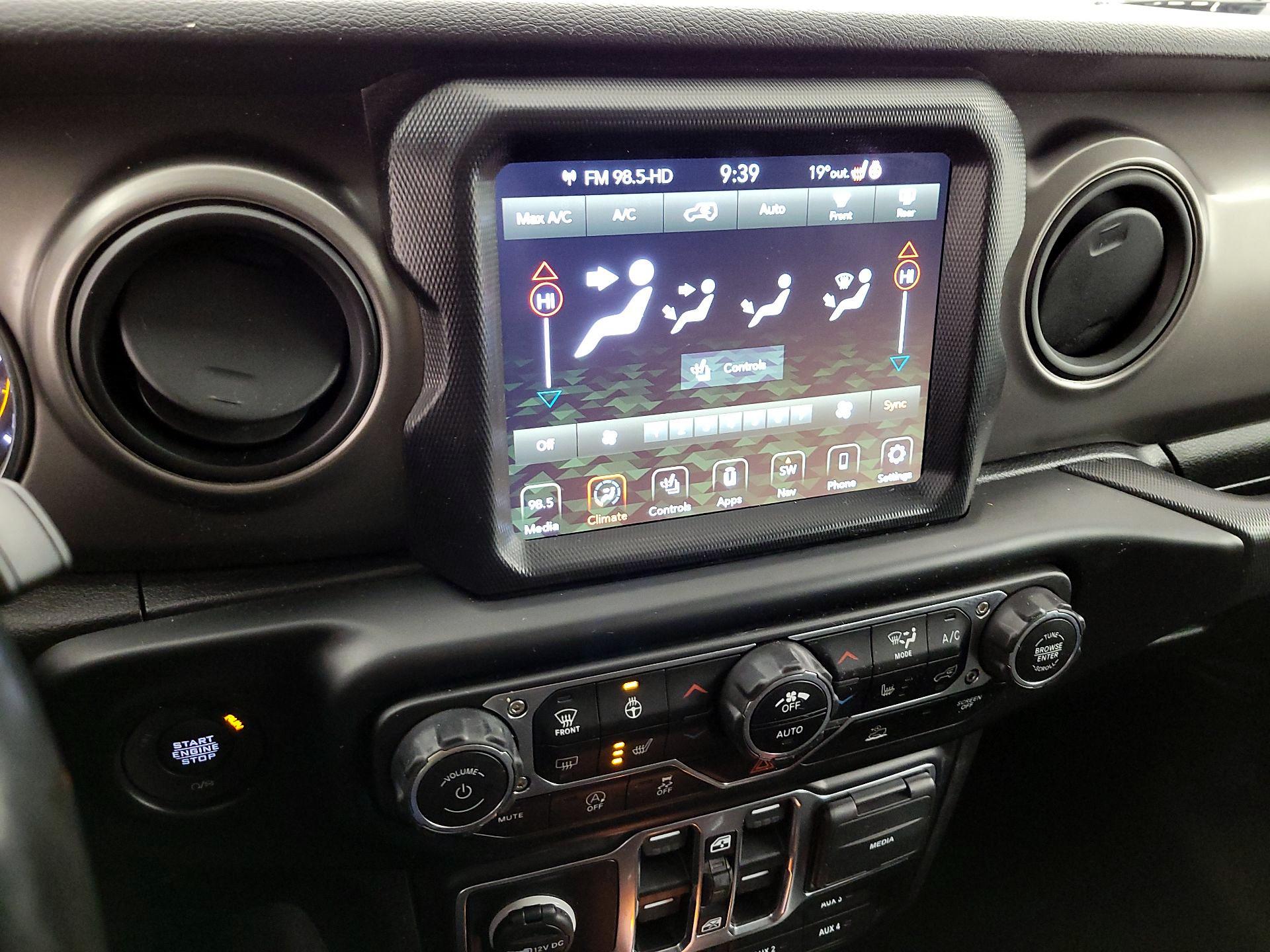 Thumbnail: 2021 Jeep Wrangler - 17