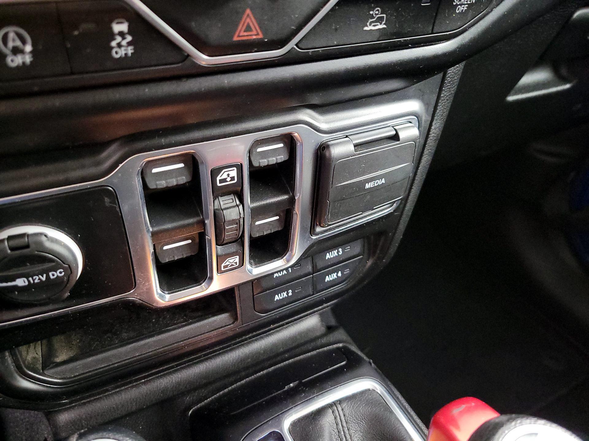 Thumbnail: 2021 Jeep Wrangler - 19