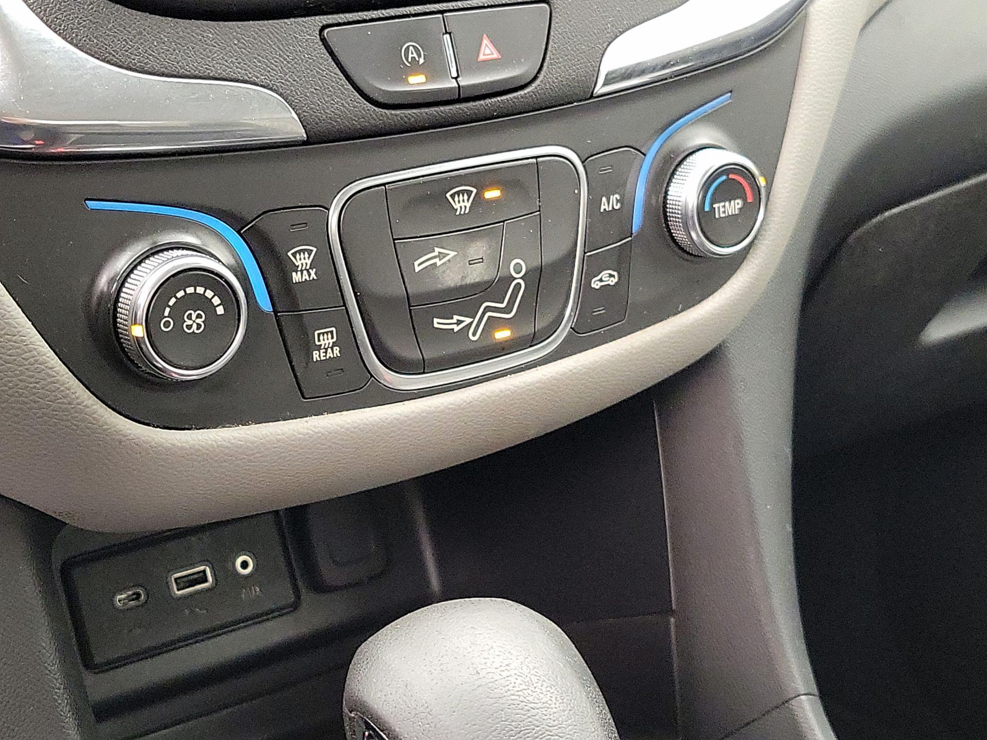 Thumbnail: 2022 Chevrolet Equinox - 16