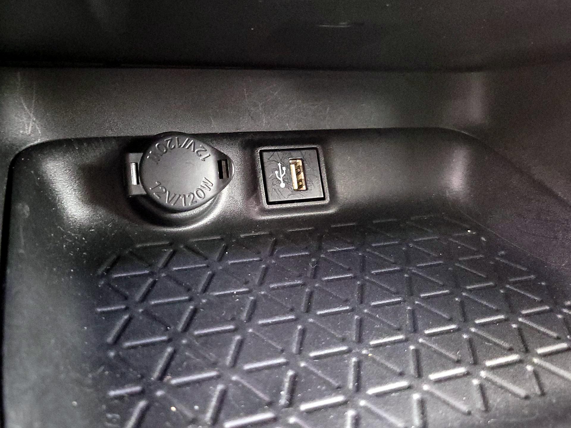 Thumbnail: 2023 Toyota RAV4 - 18