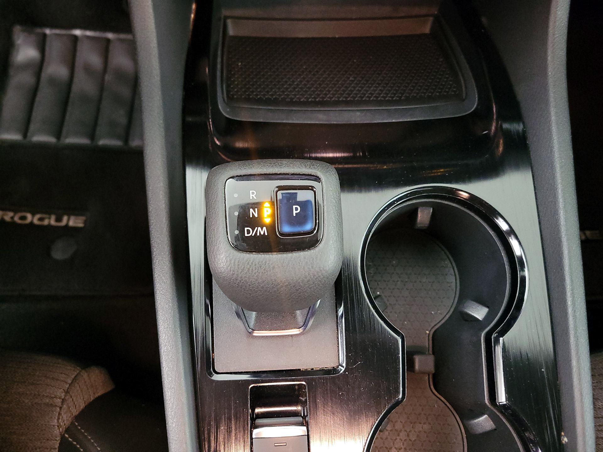 Thumbnail: 2022 Nissan Rogue - 17